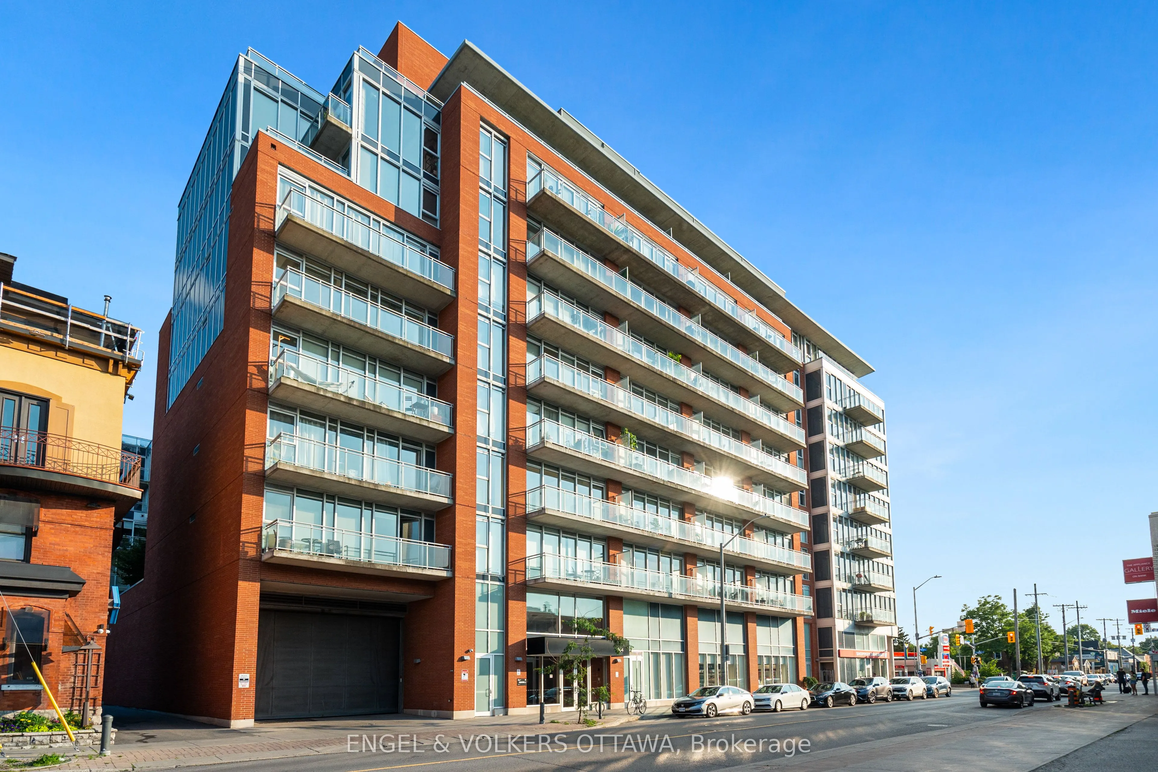 354 Gladstone Avenue #205