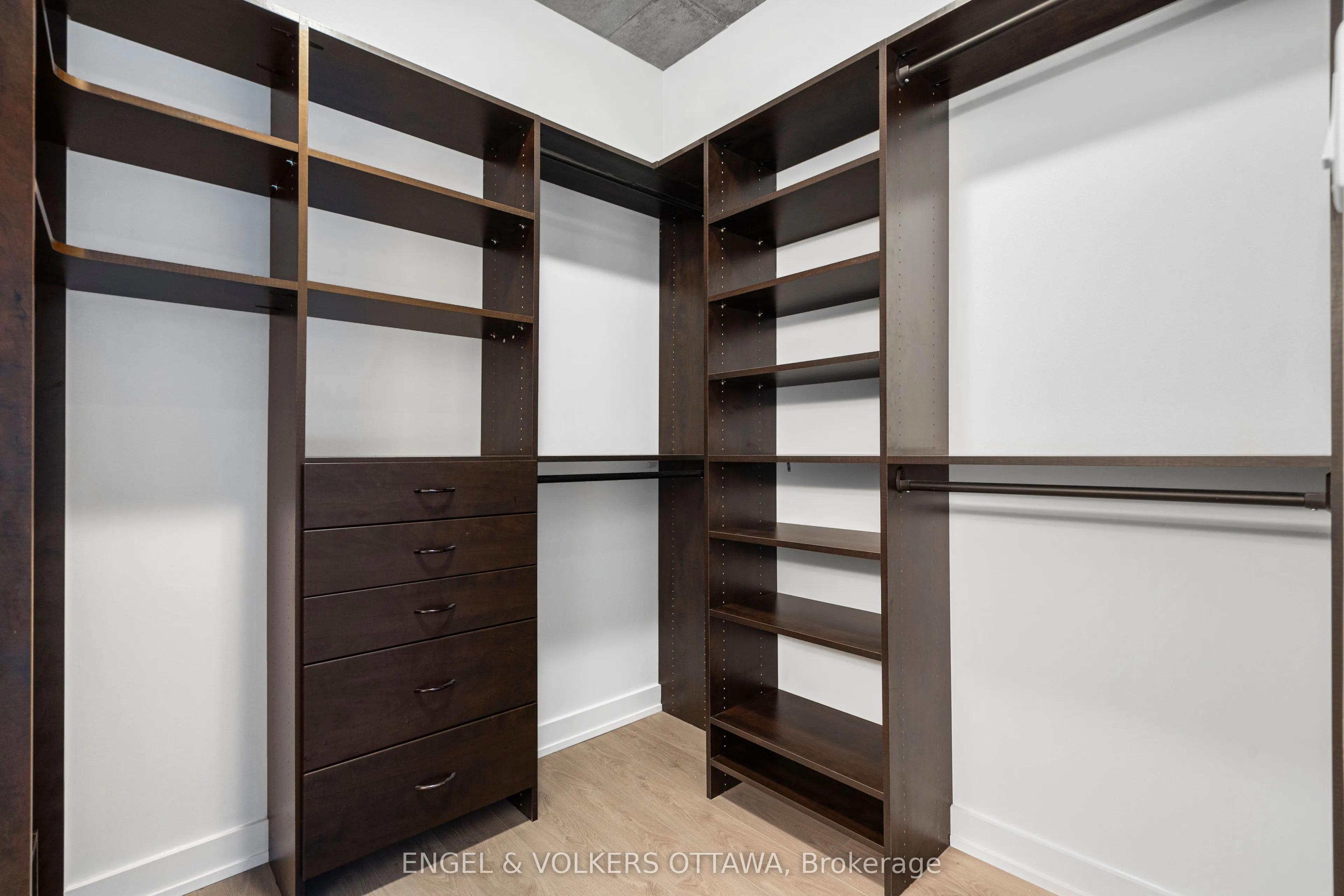 354 Gladstone Avenue #205