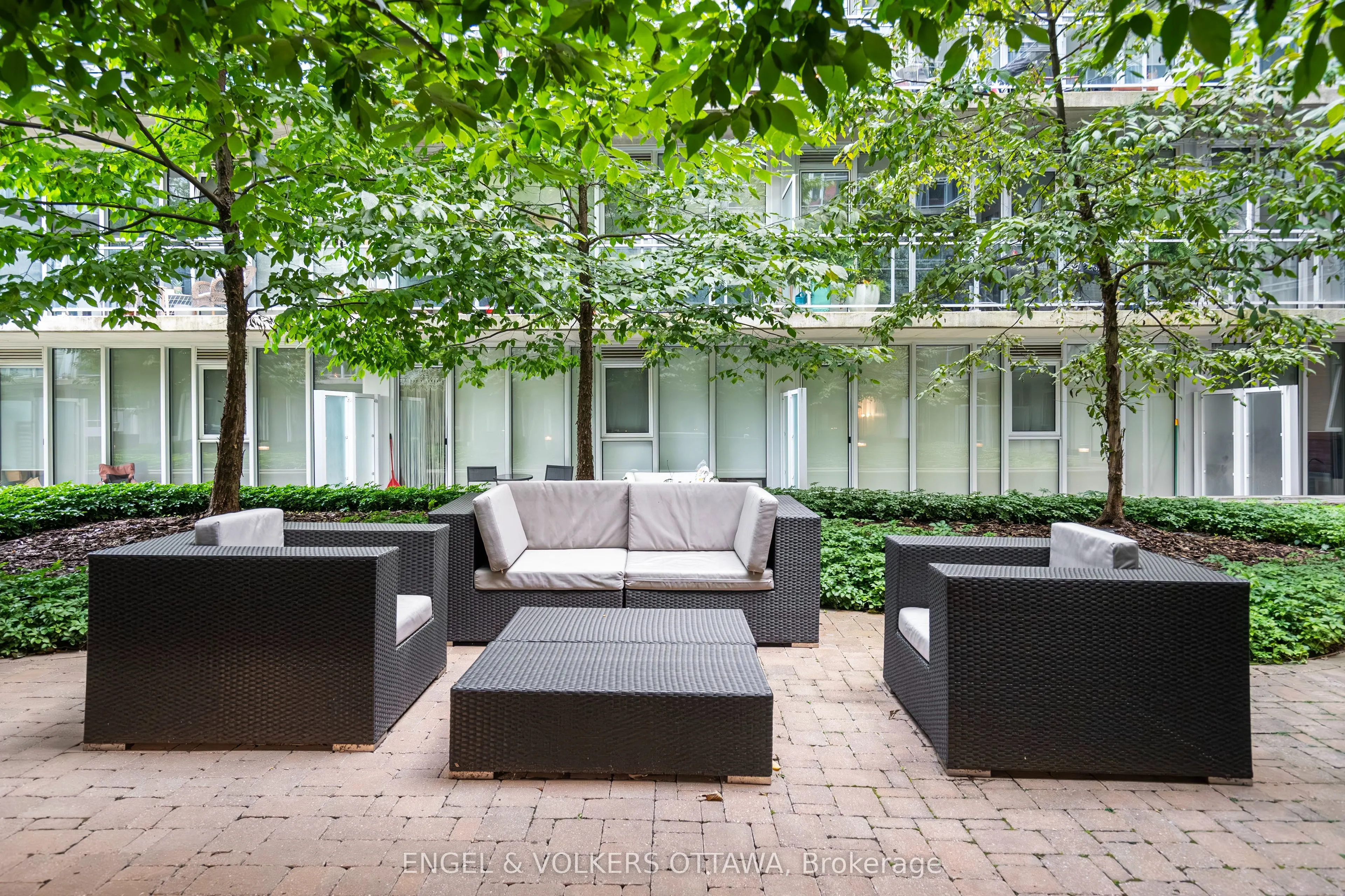 354 Gladstone Avenue #205