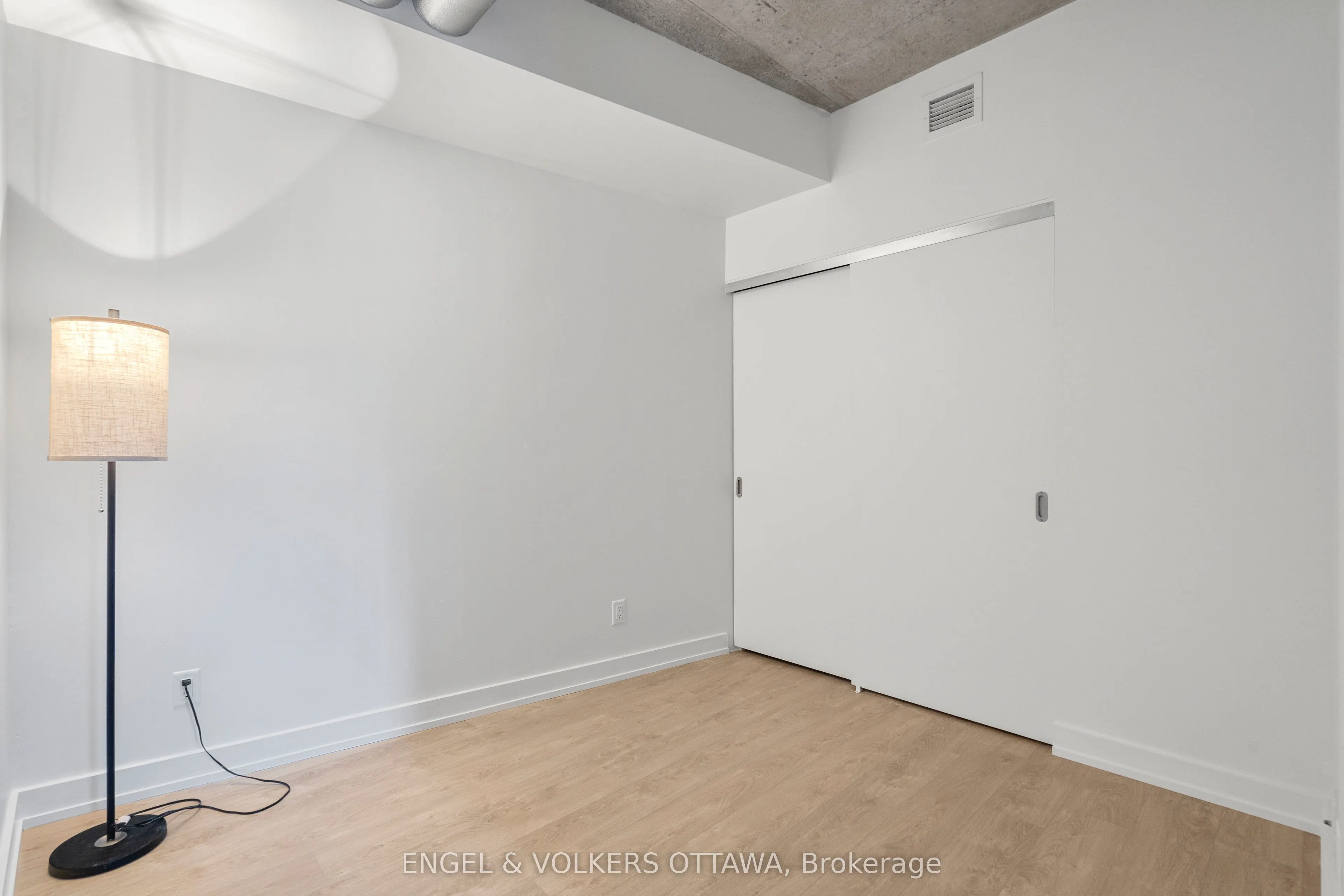 354 Gladstone Avenue #205