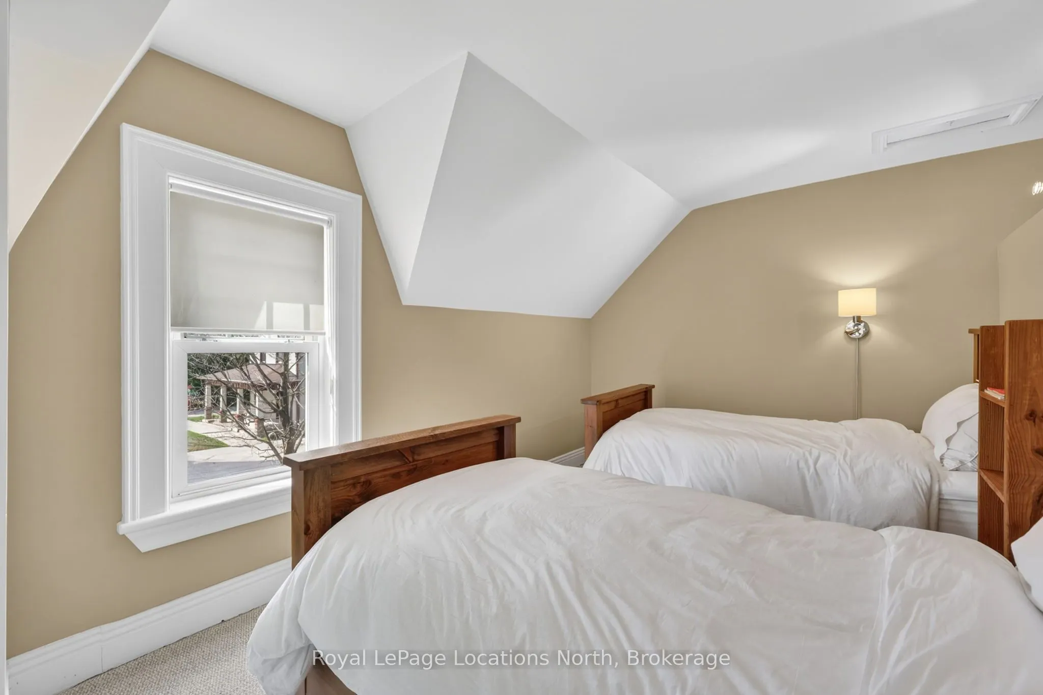 21 Bruce Street N