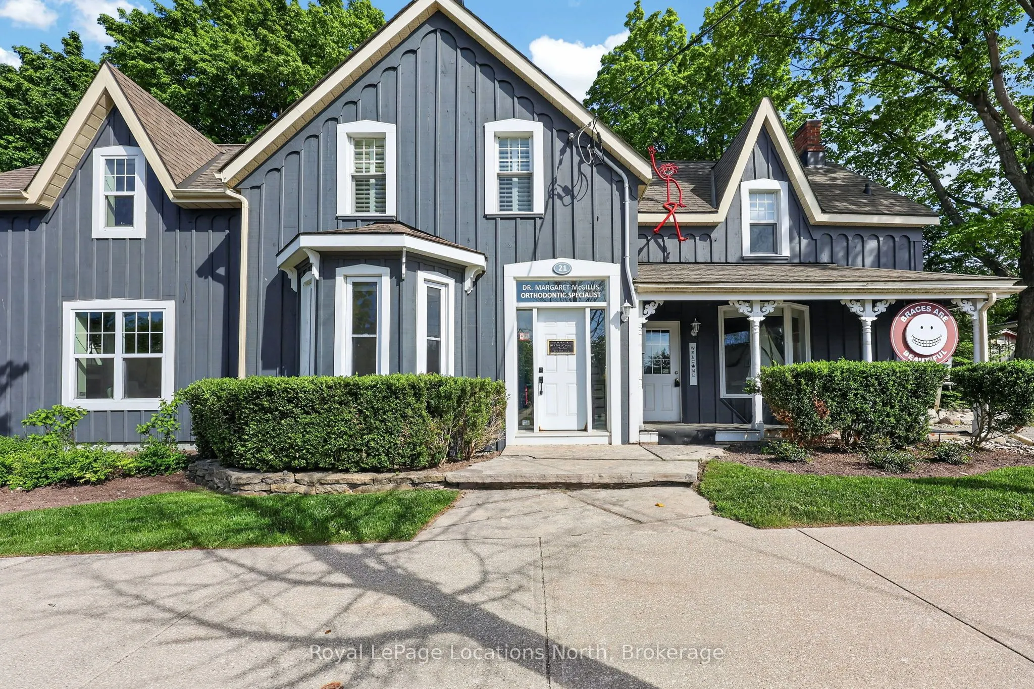 21 Bruce Street N