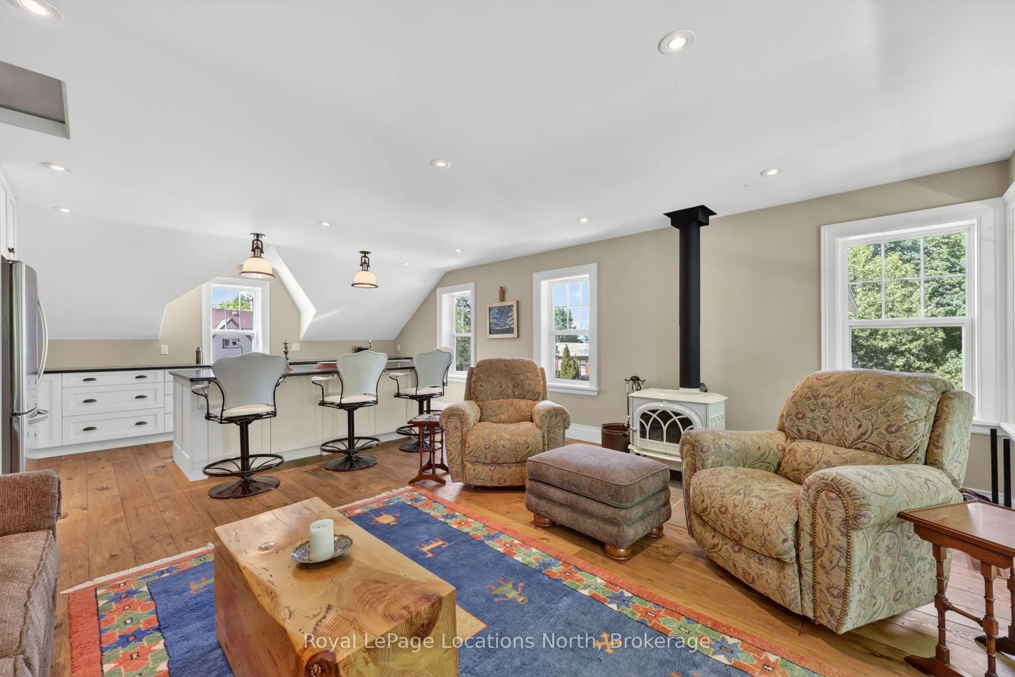 21 Bruce Street N