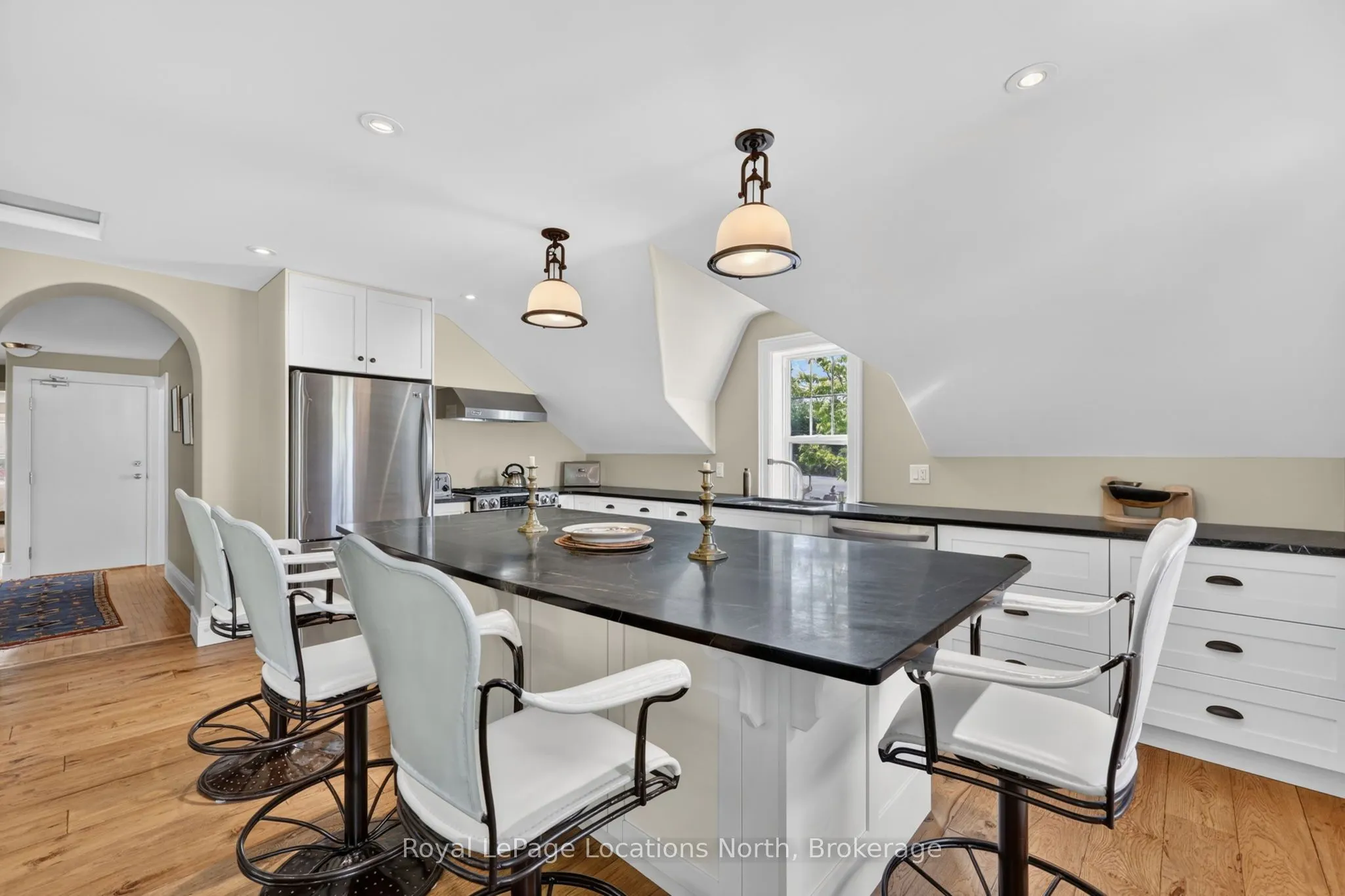 21 Bruce Street N