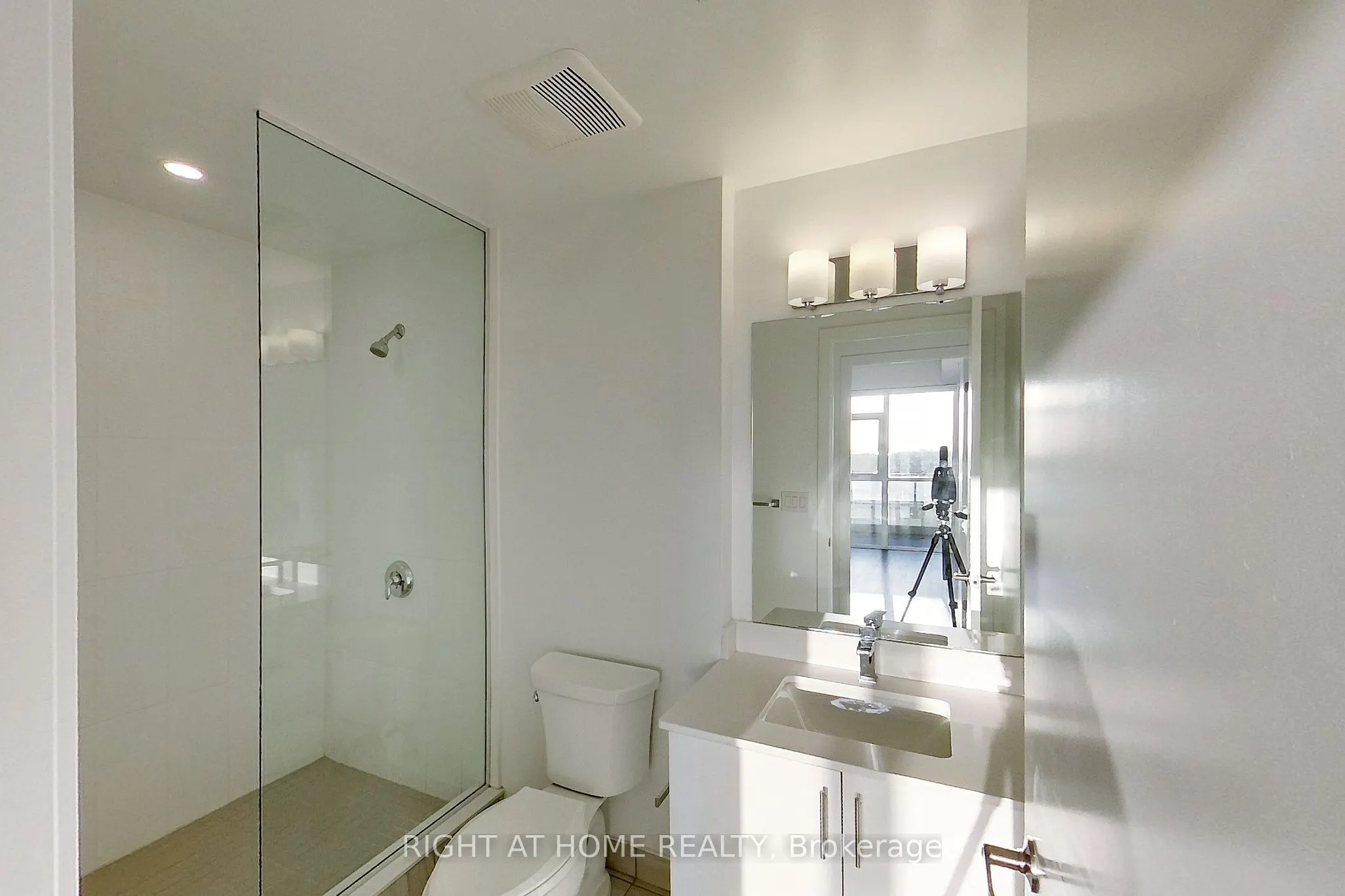 550 North Service Road #1003