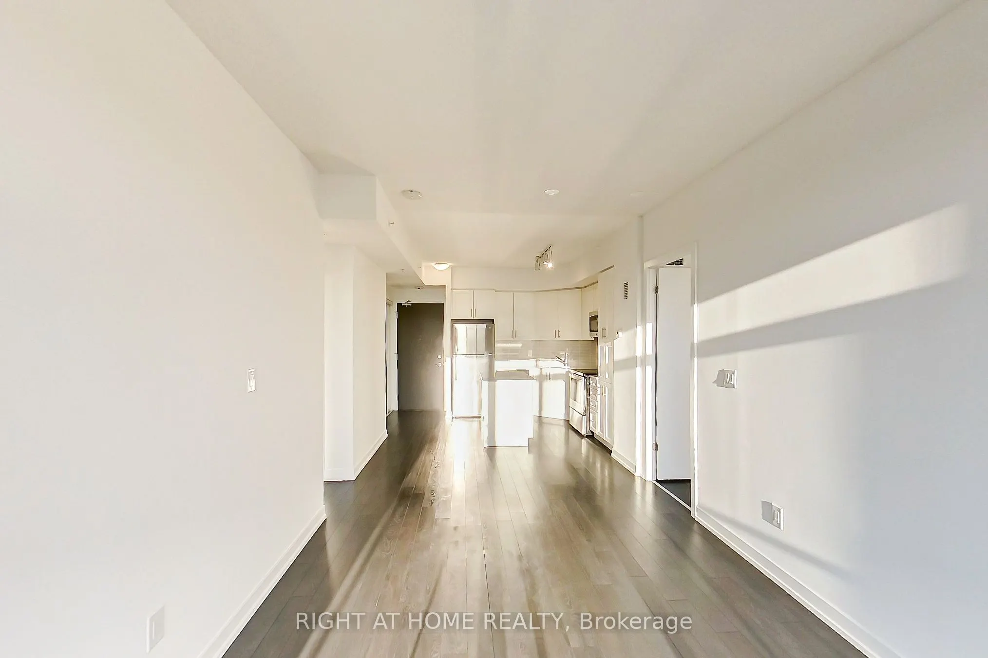 550 North Service Road #1003