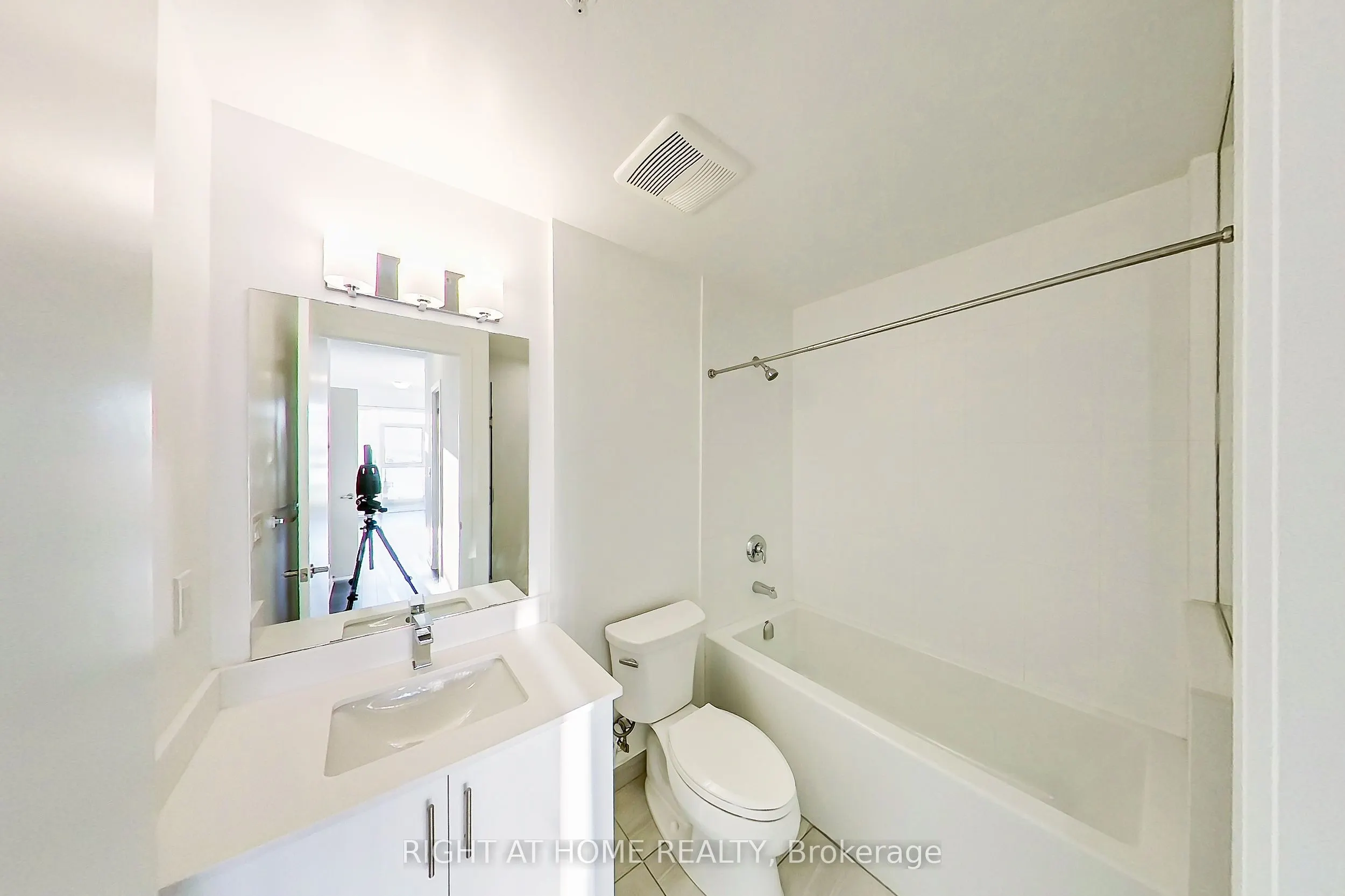 550 North Service Road #1003