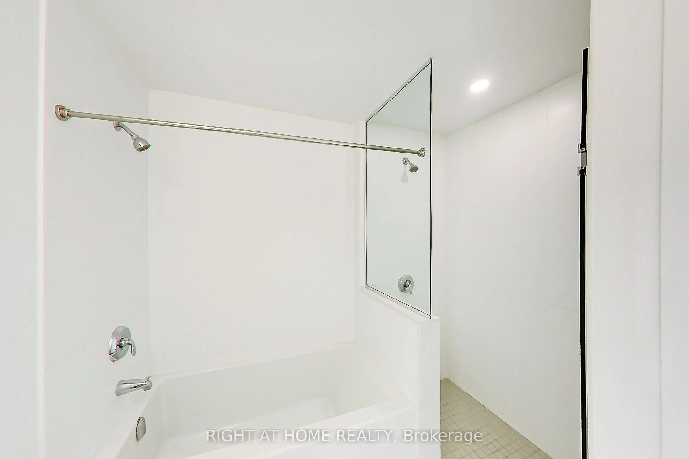 550 North Service Road #1003