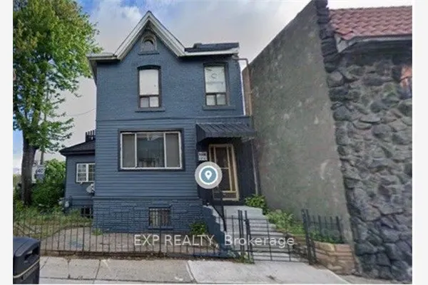 521 Barton Street E