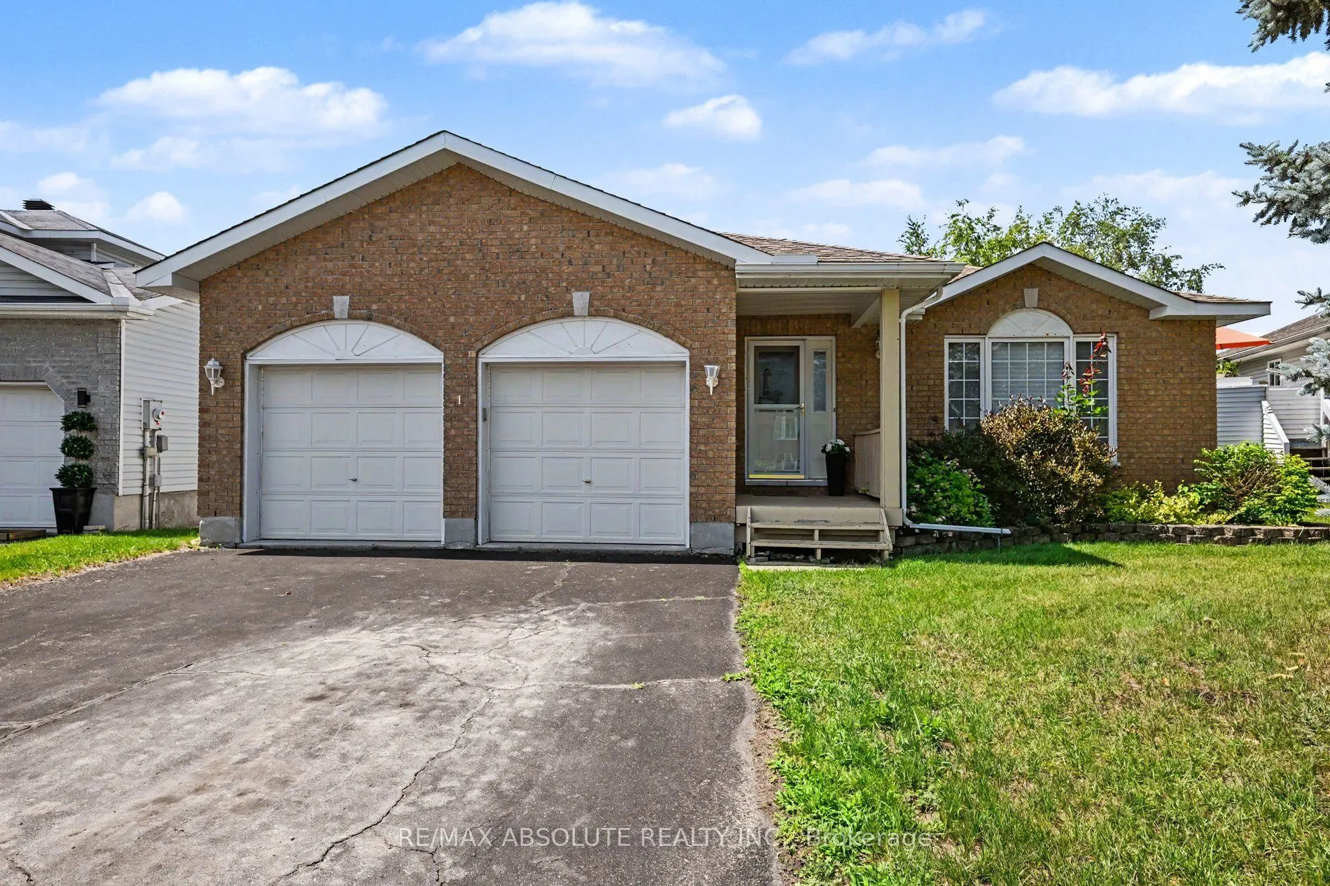 1 River Ridge Crescent