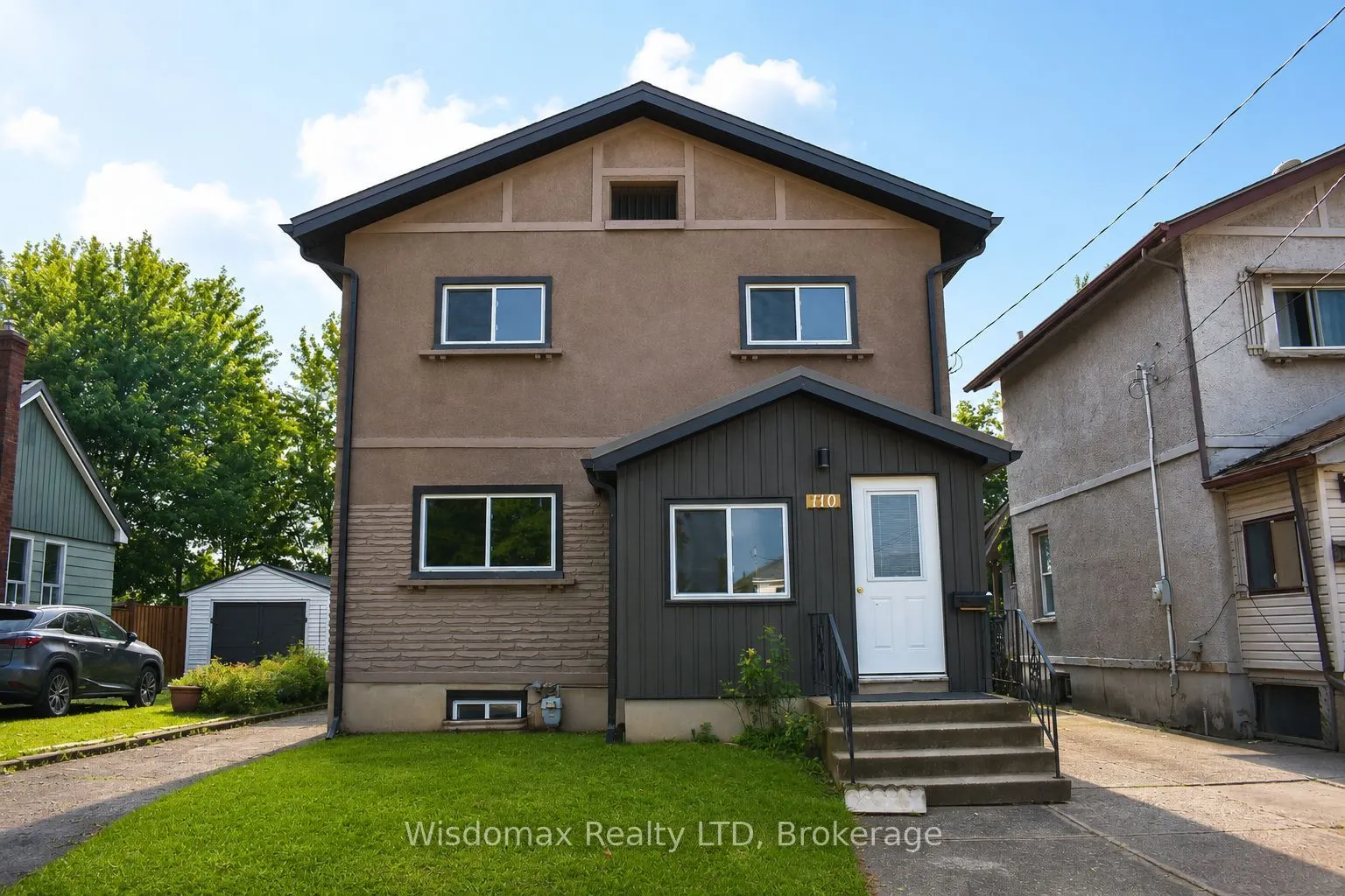 110 Queen Street S