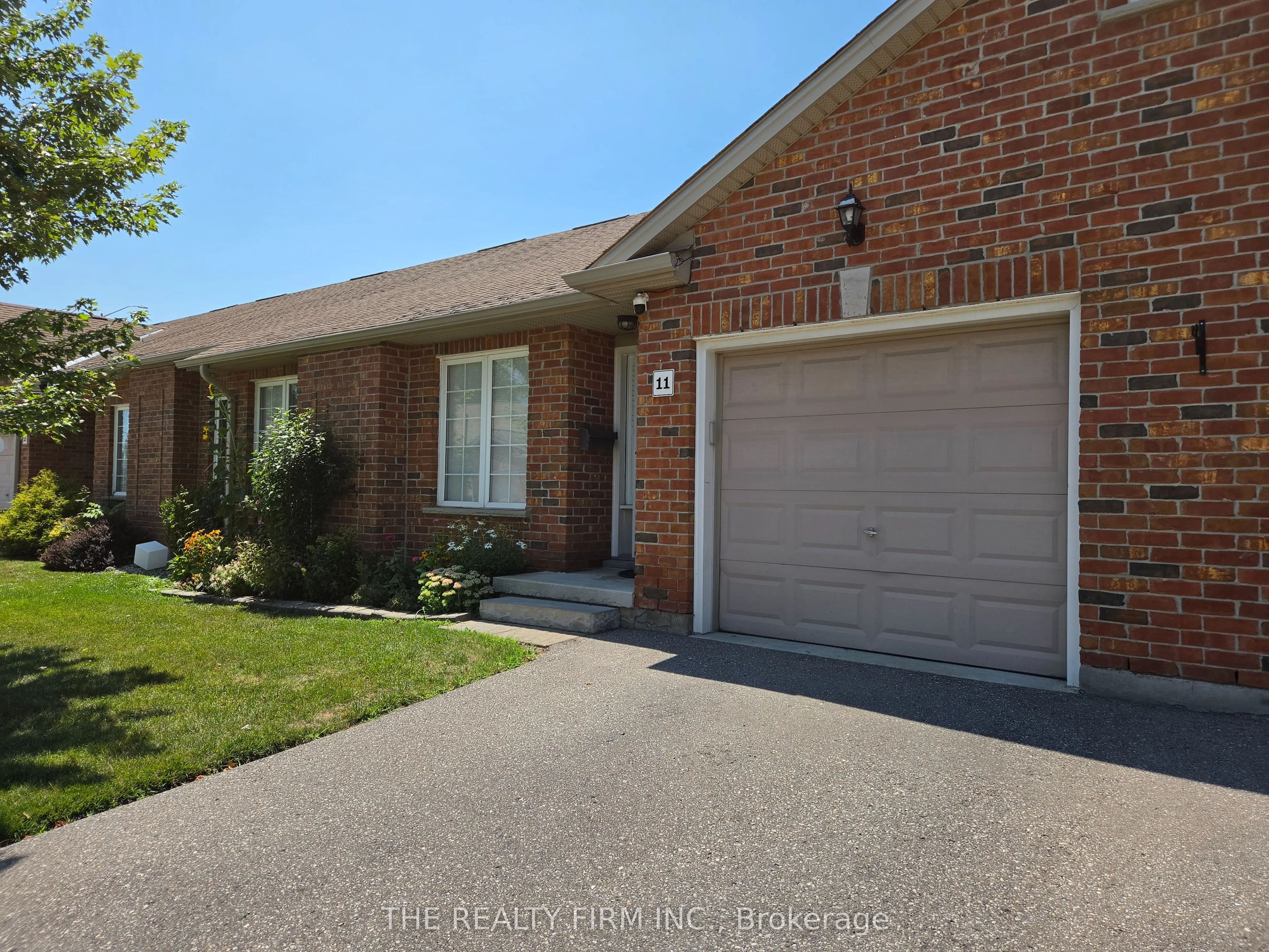 100 Stroud Crescent #11