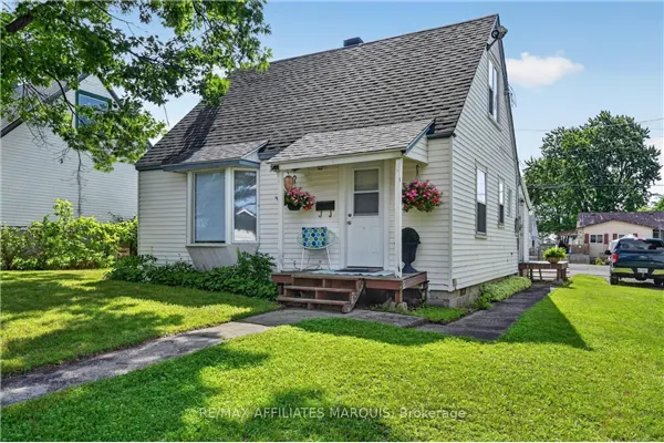 12 Churchill Crescent
