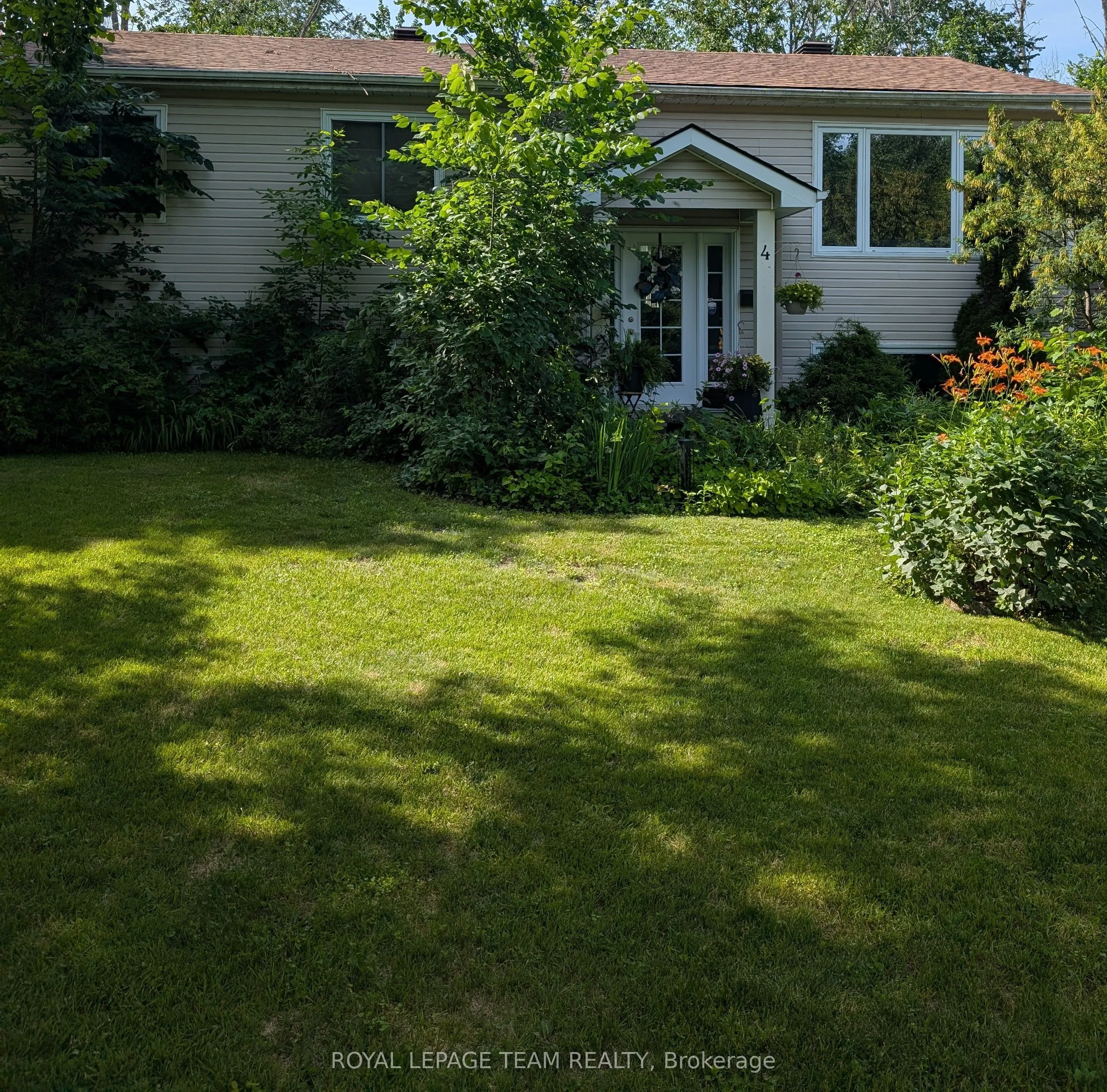 4 Black Walnut Road