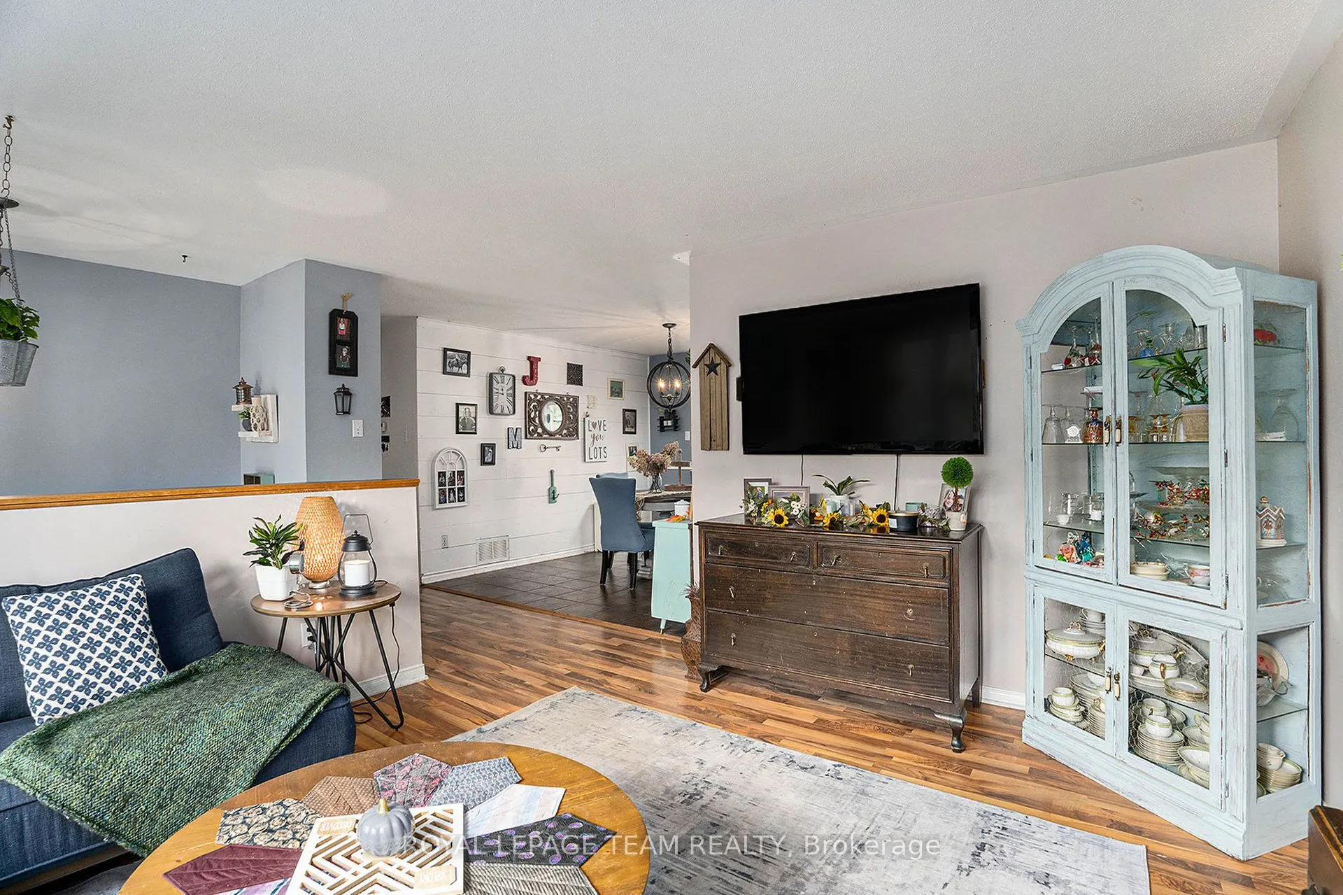 4 Black Walnut Road