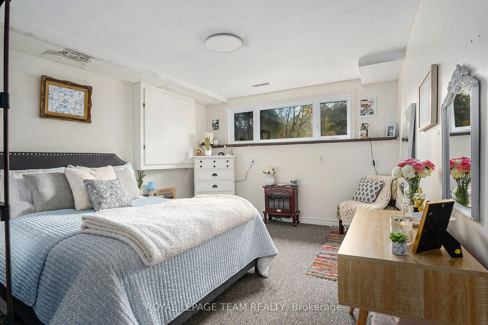 4 Black Walnut Road