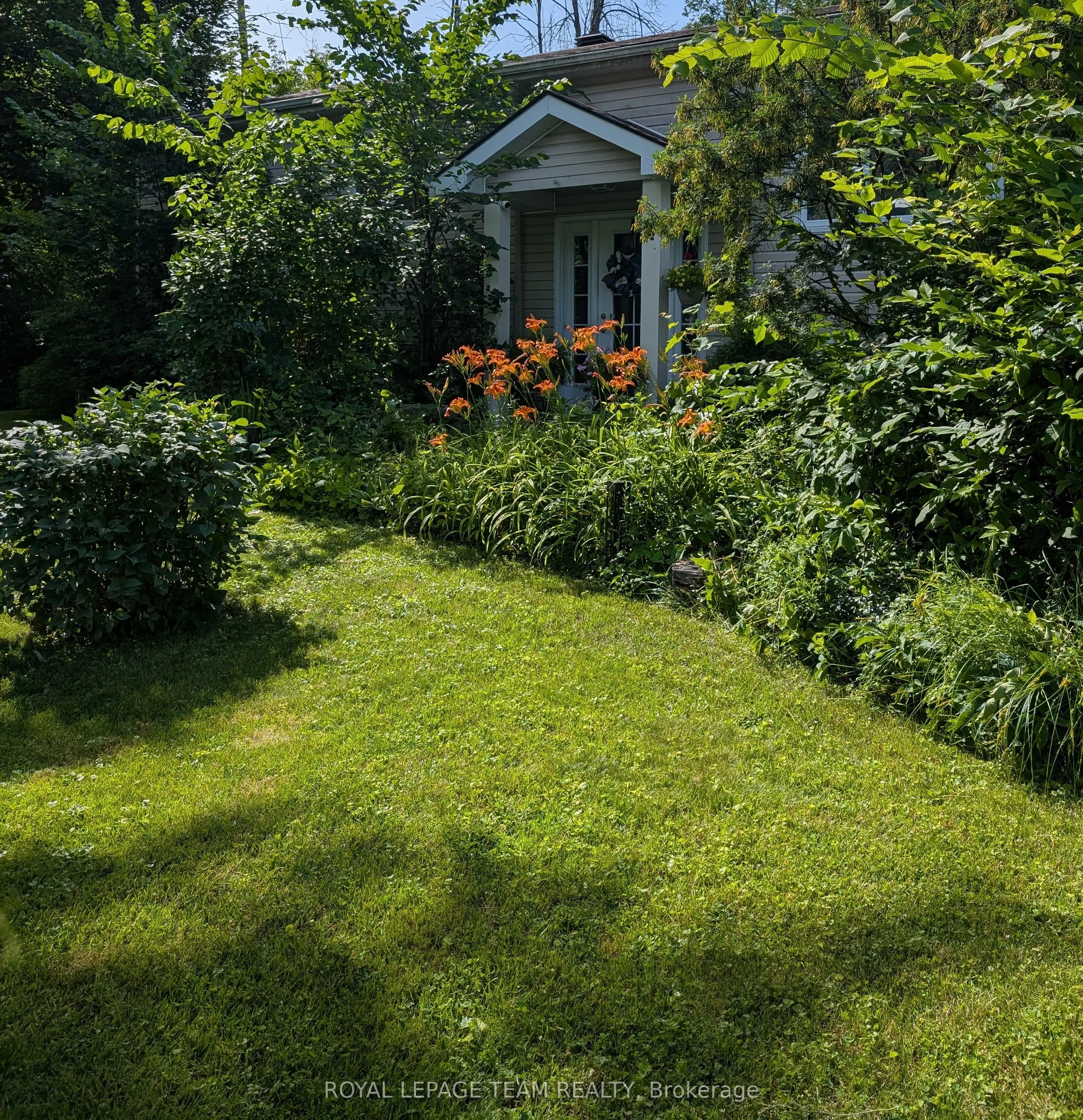 4 Black Walnut Road