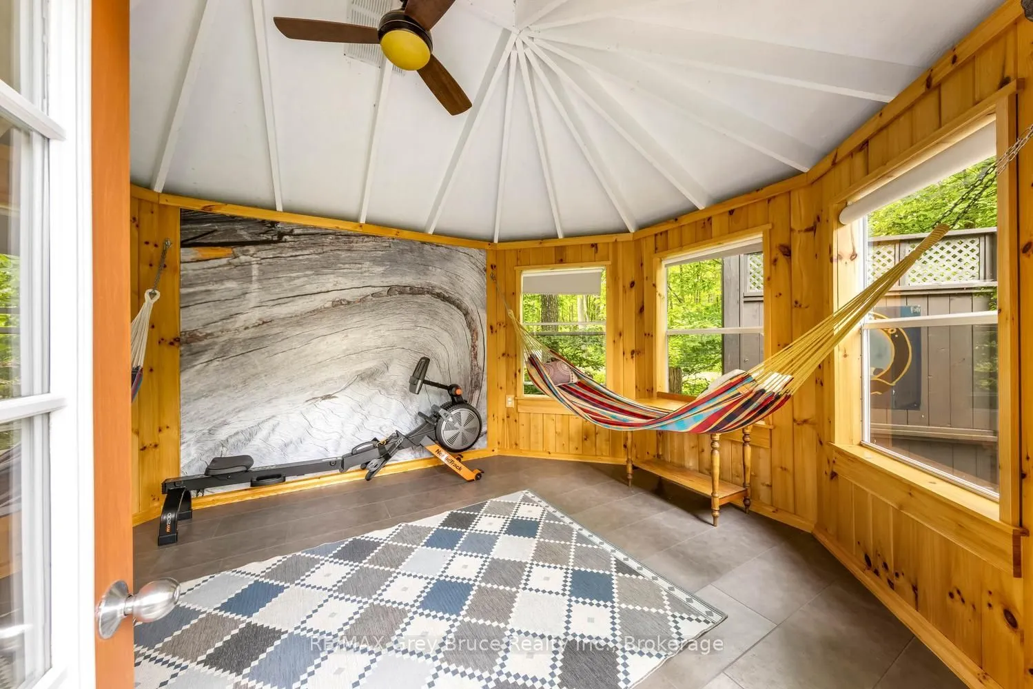 424 Huron Road