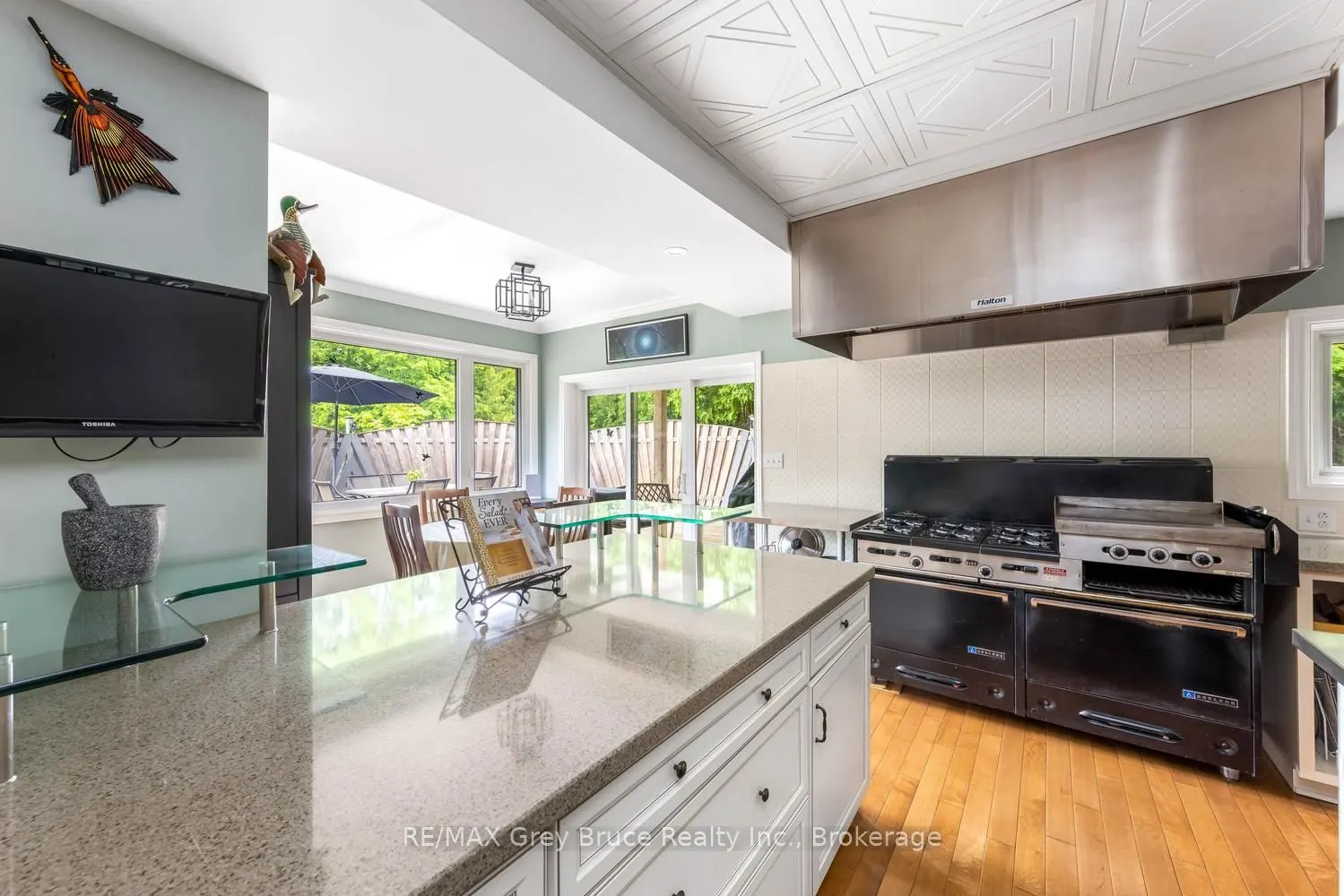 424 Huron Road
