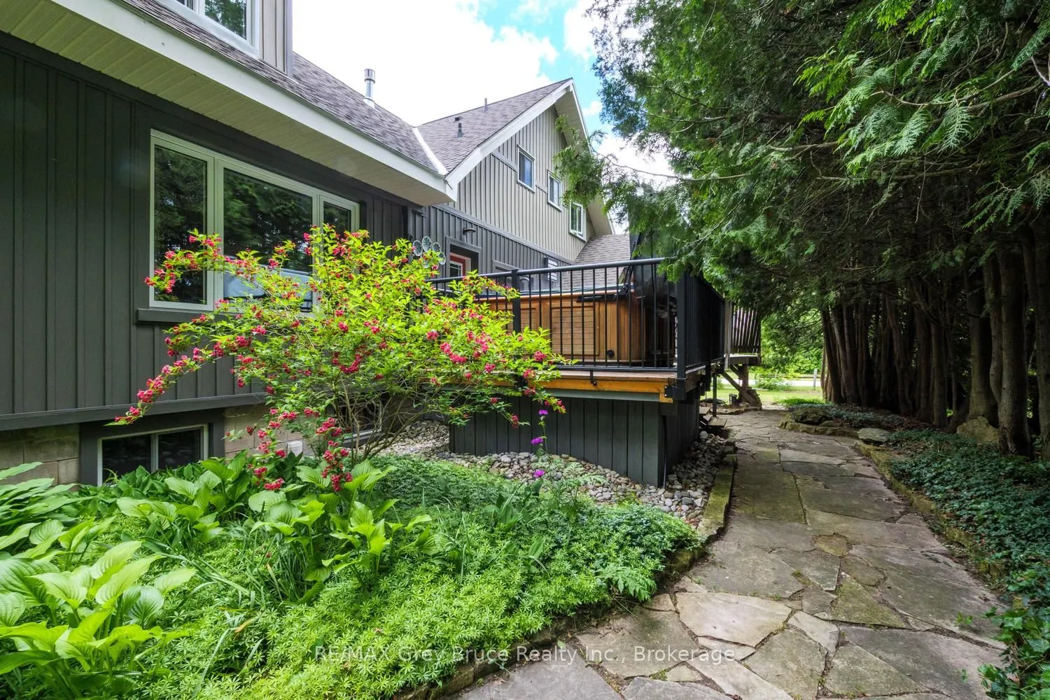 424 Huron Road