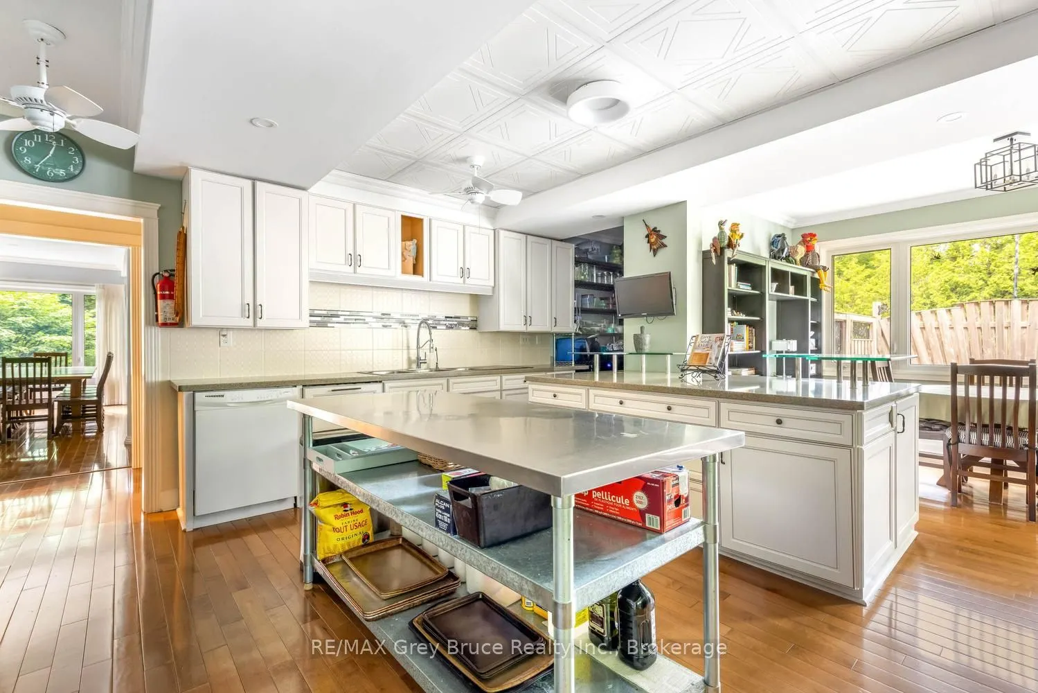 424 Huron Road