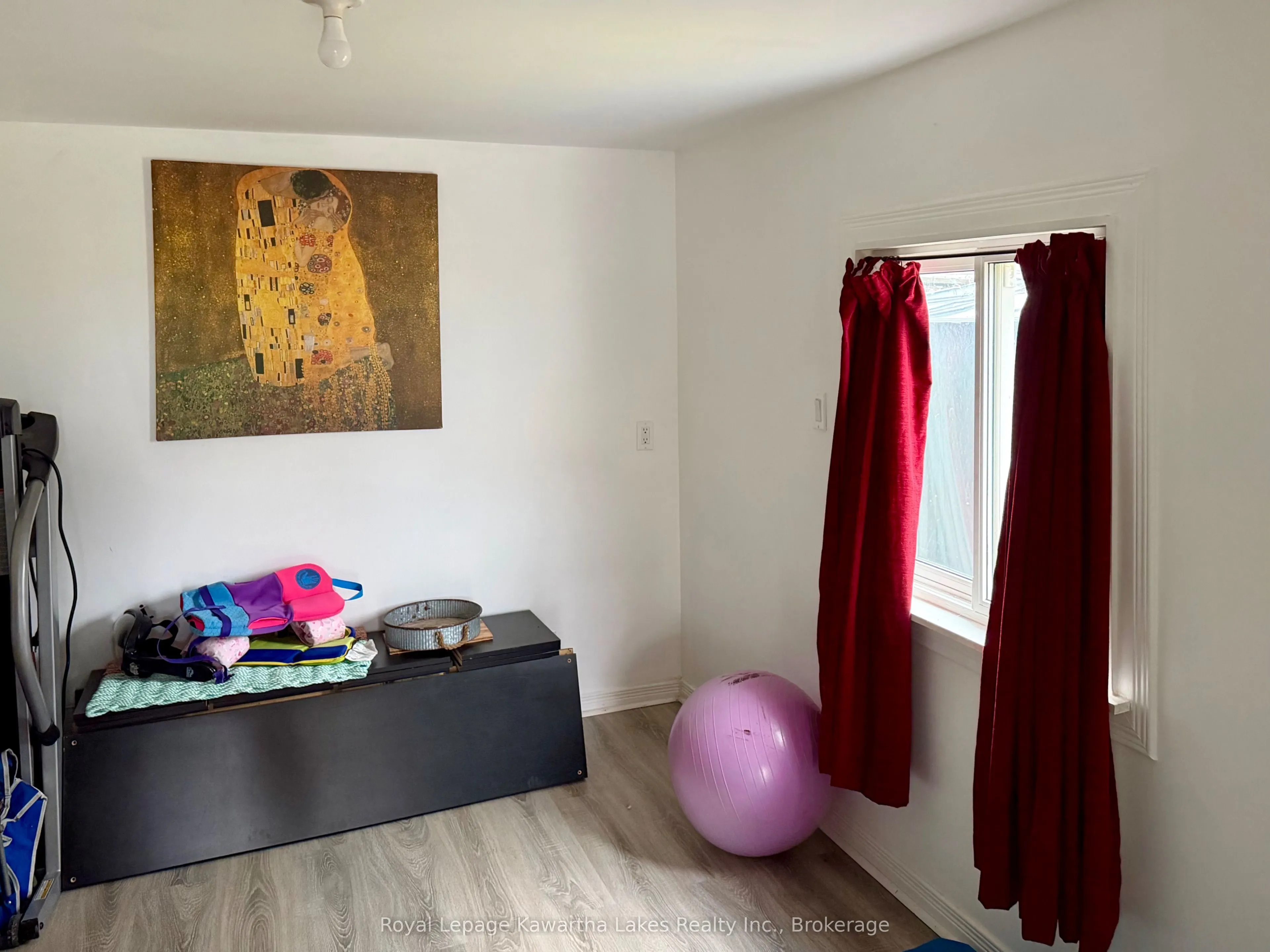 114 Colborne Street W