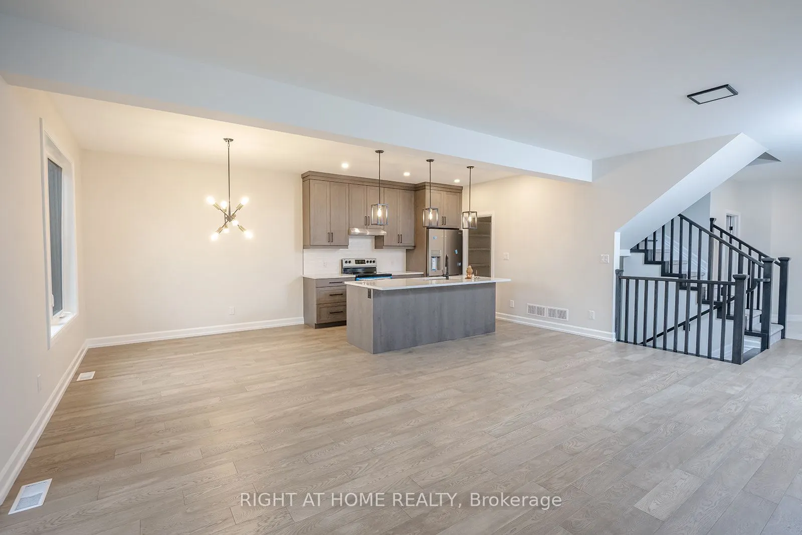 3909 Mitchell Crescent