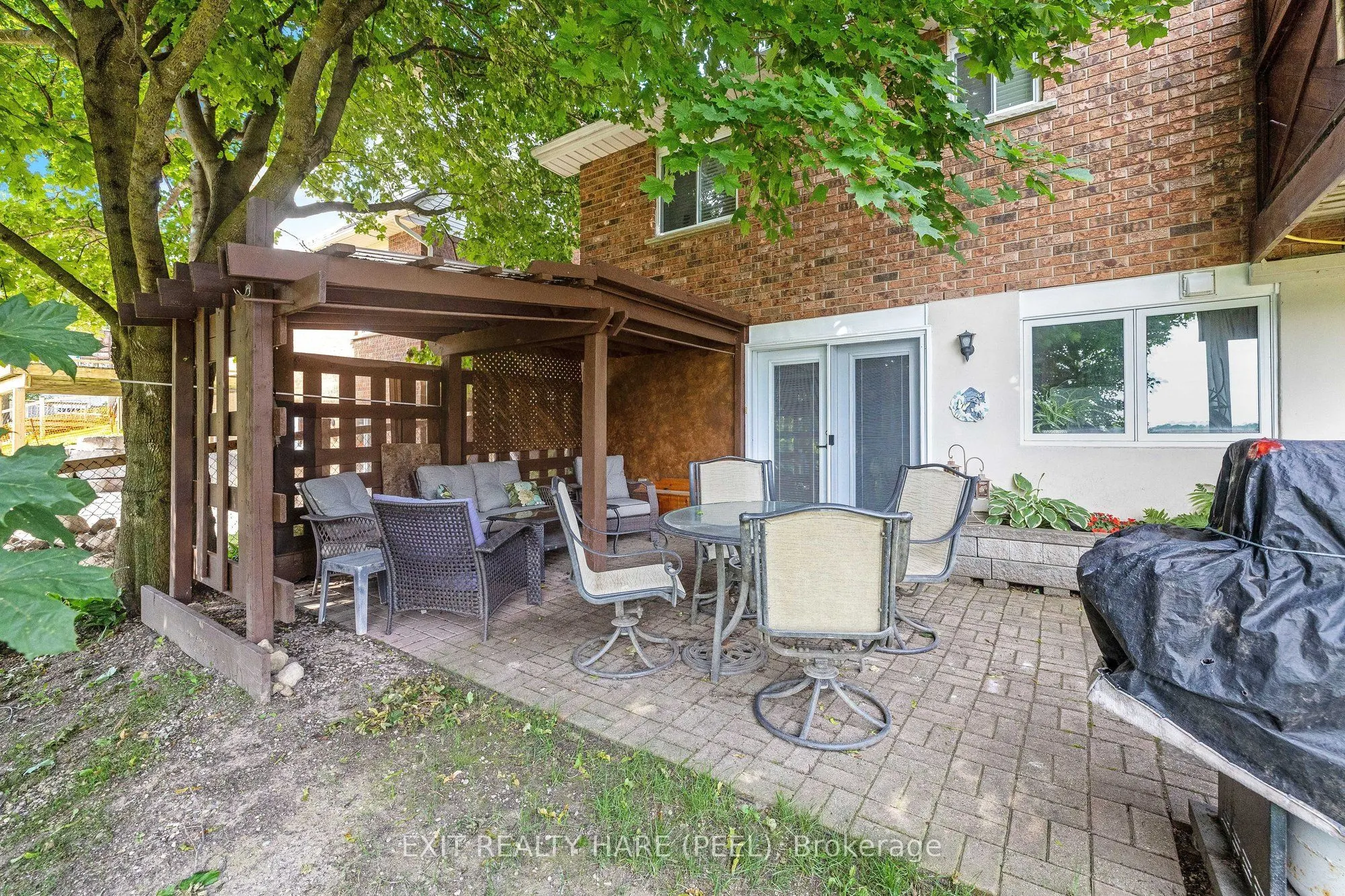 85 Leeson Street S