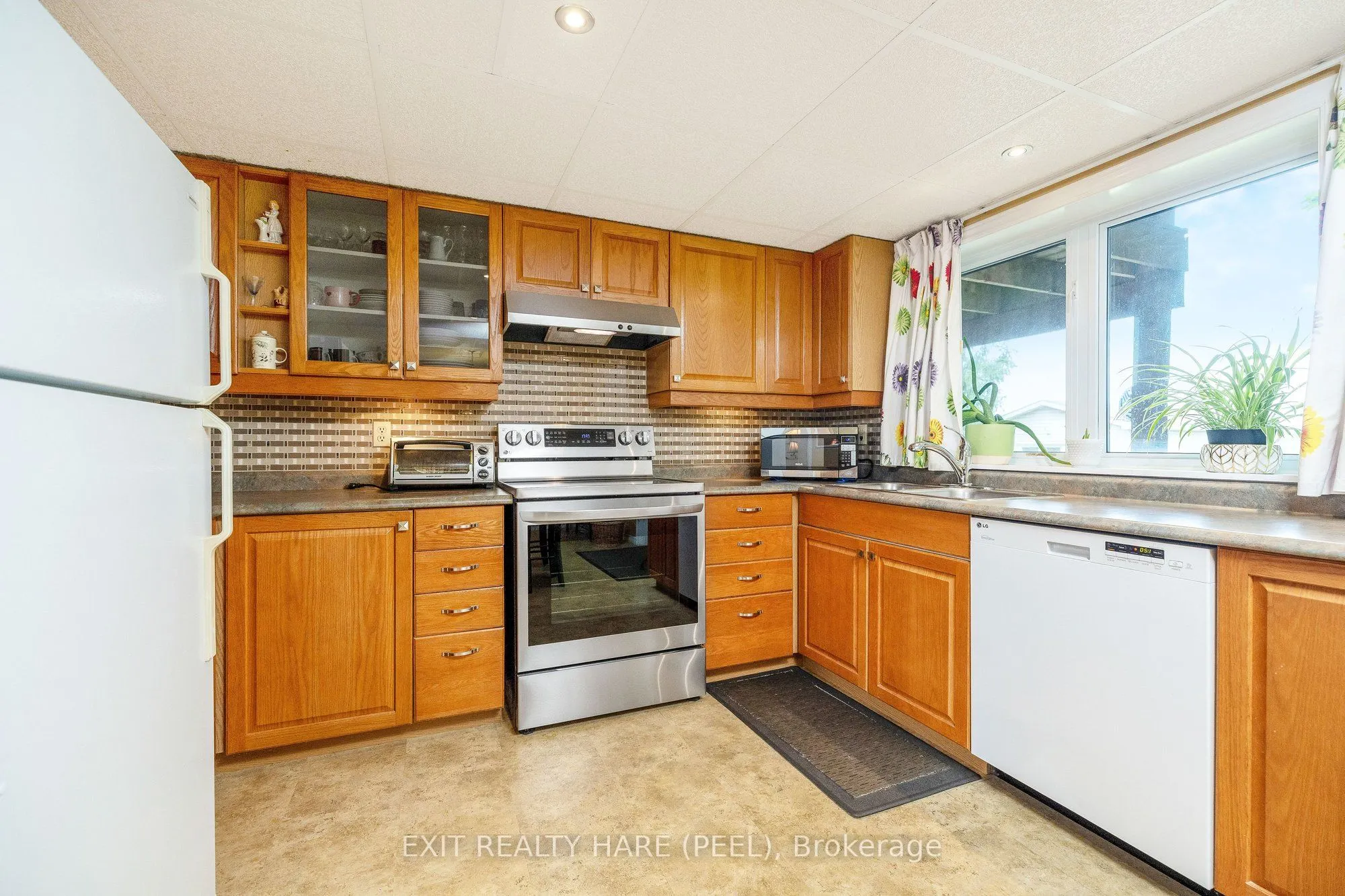 85 Leeson Street S