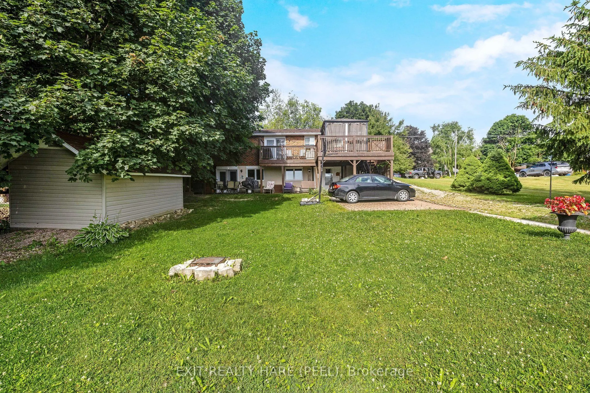85 Leeson Street S