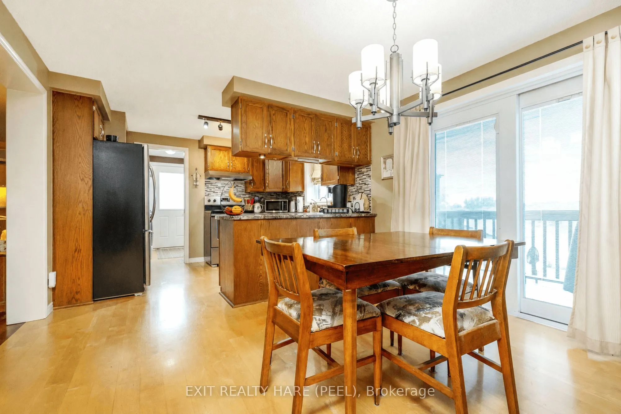 85 Leeson Street S