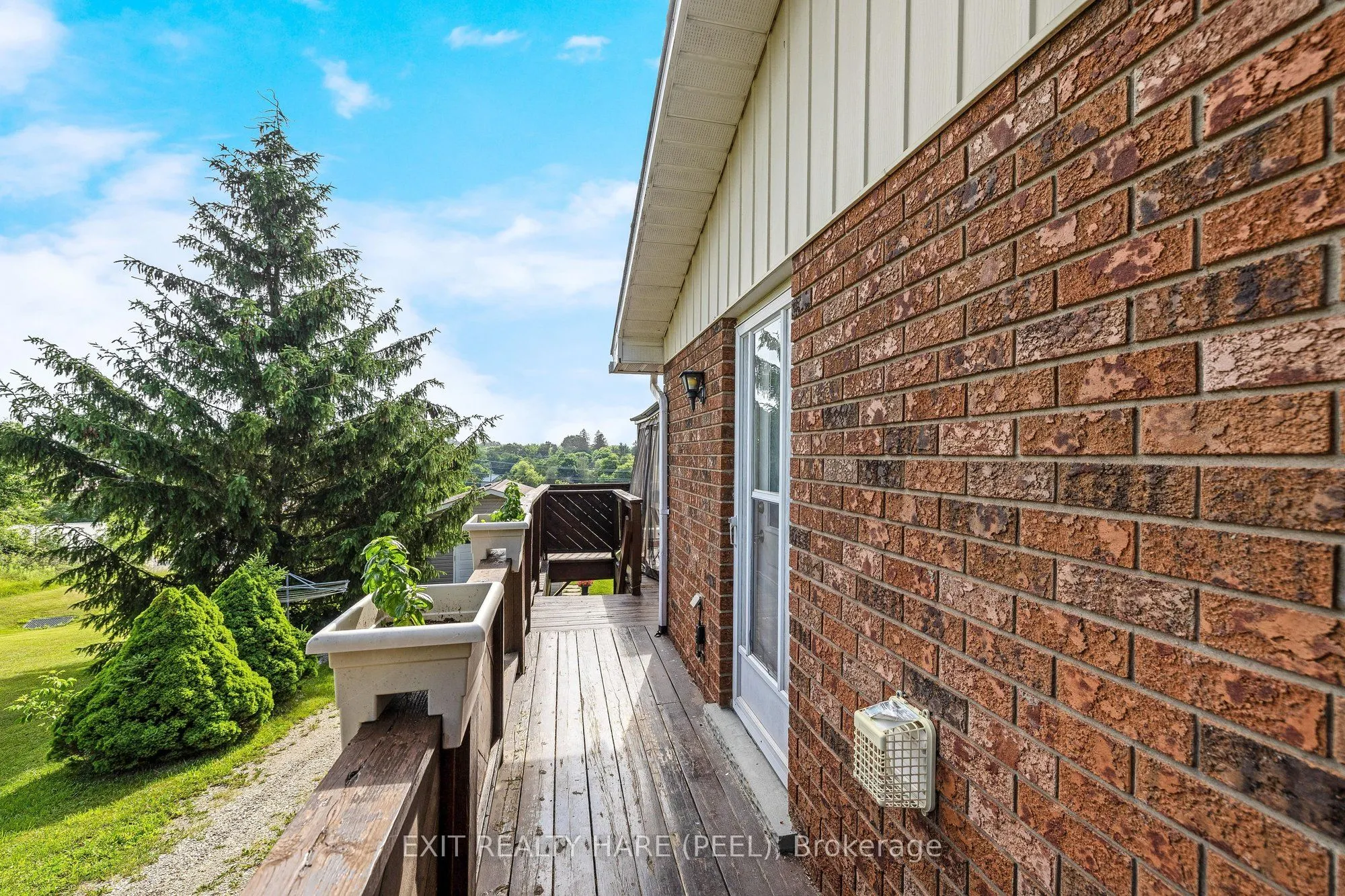 85 Leeson Street S