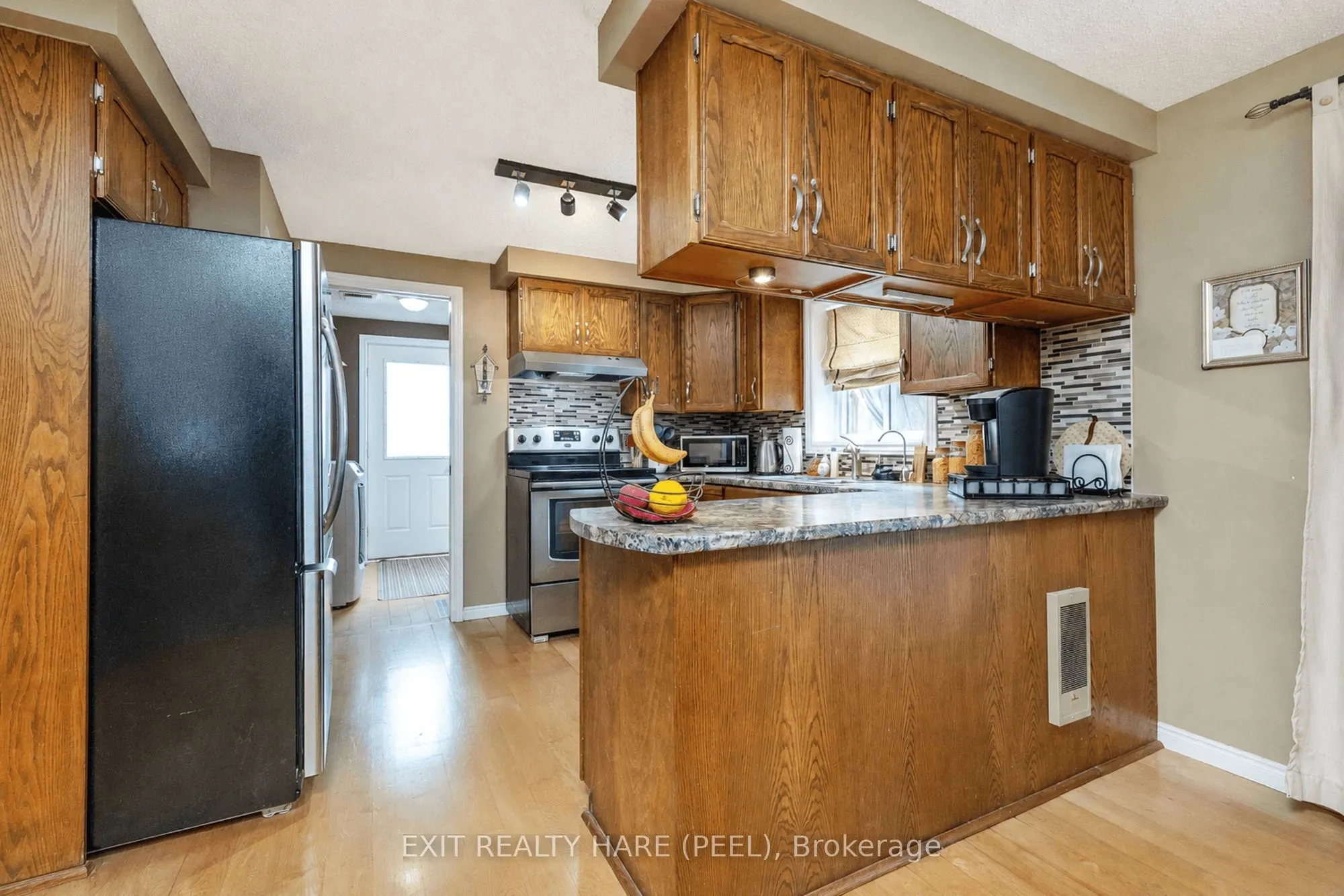 85 Leeson Street S