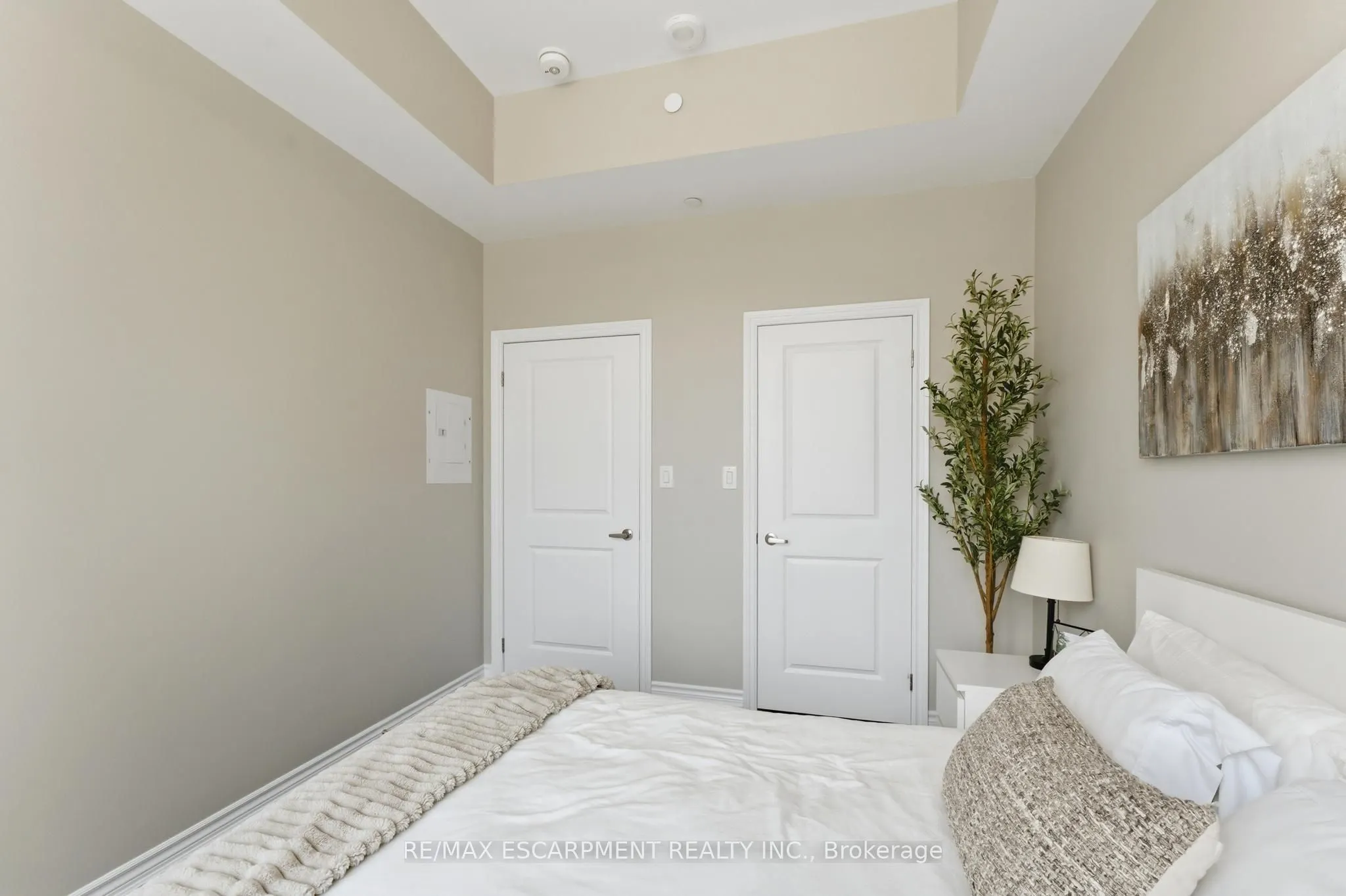 460 Dundas Street E #112