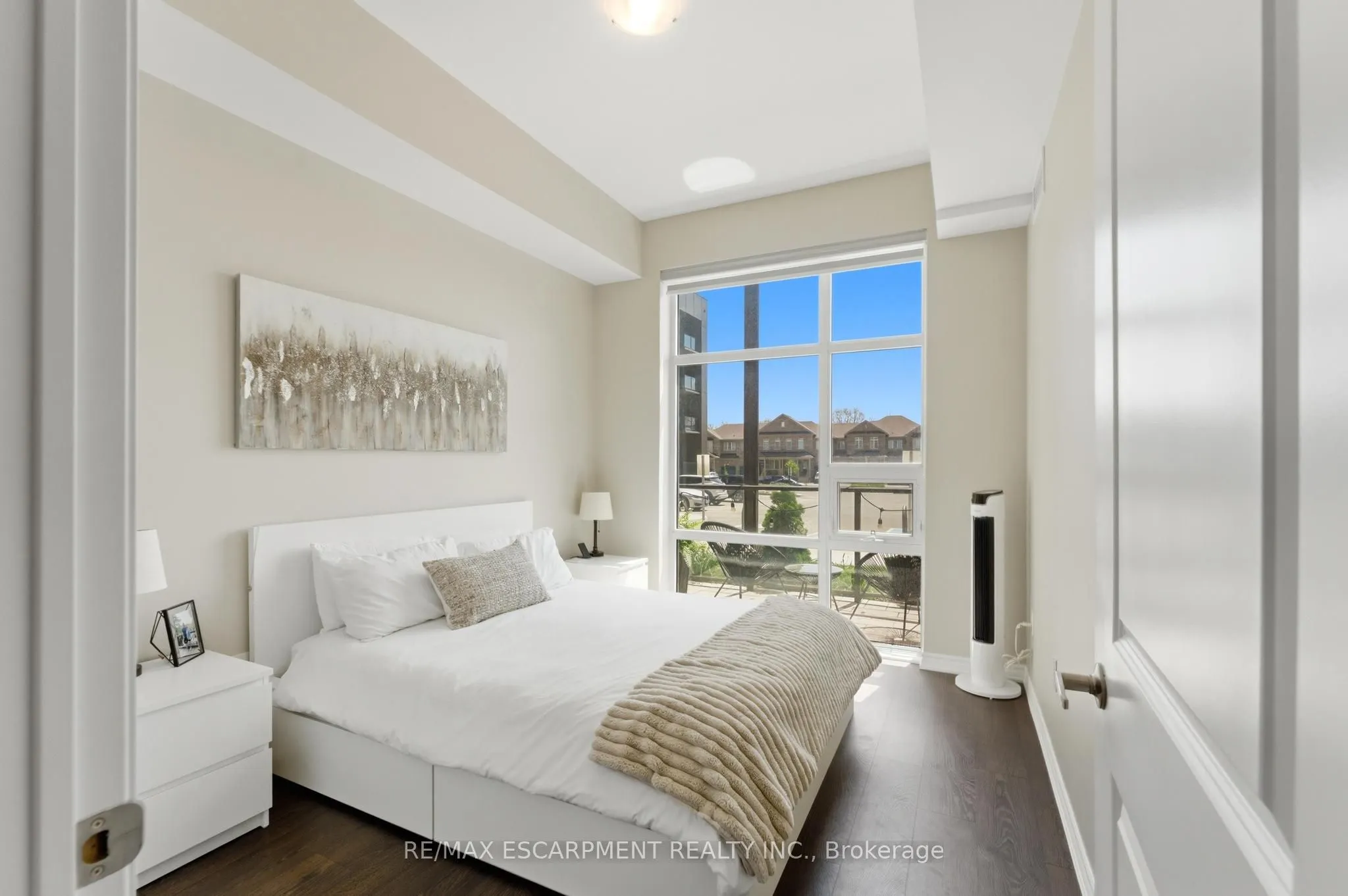 460 Dundas Street E #112