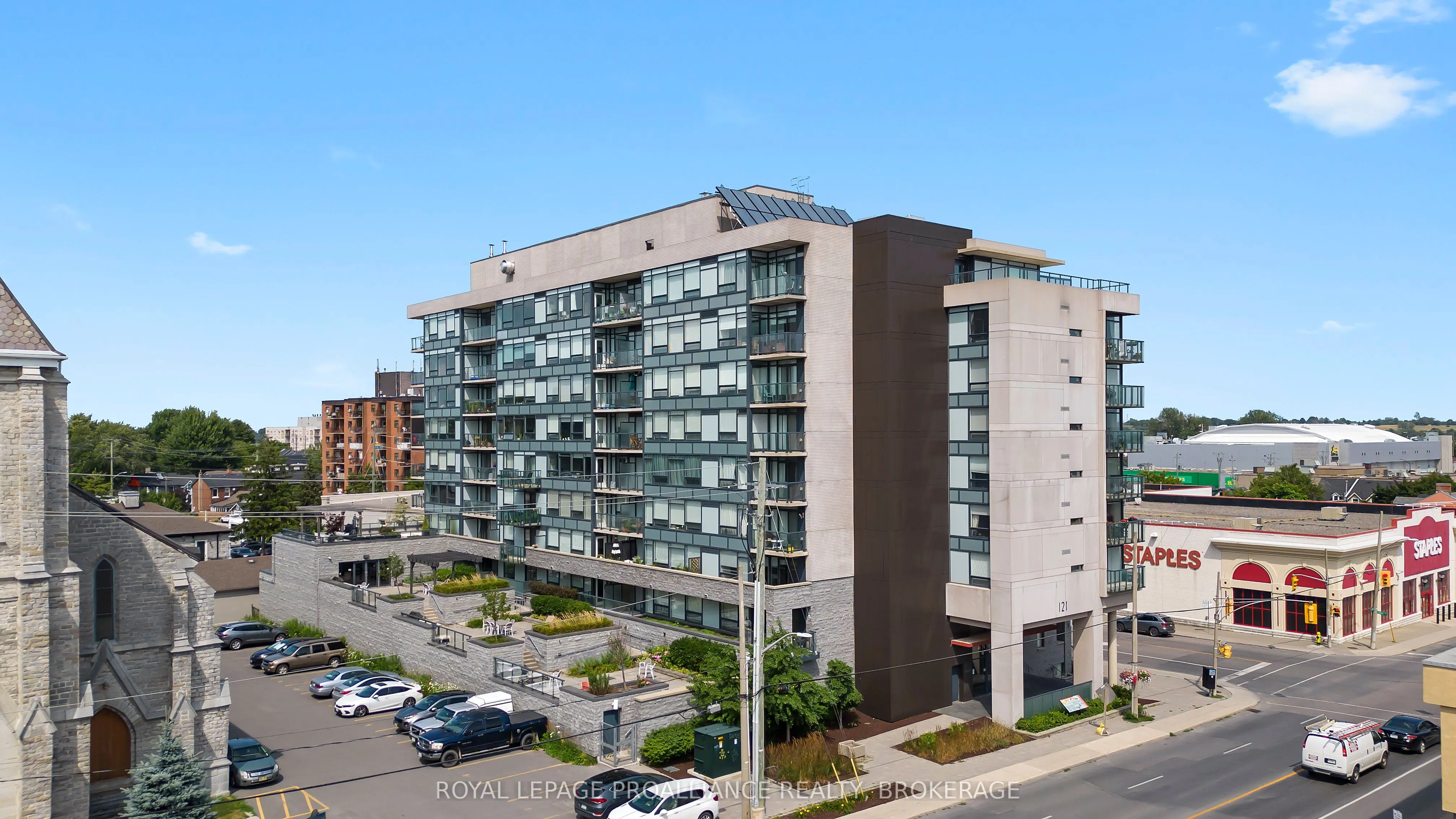 121 Queen Street #813