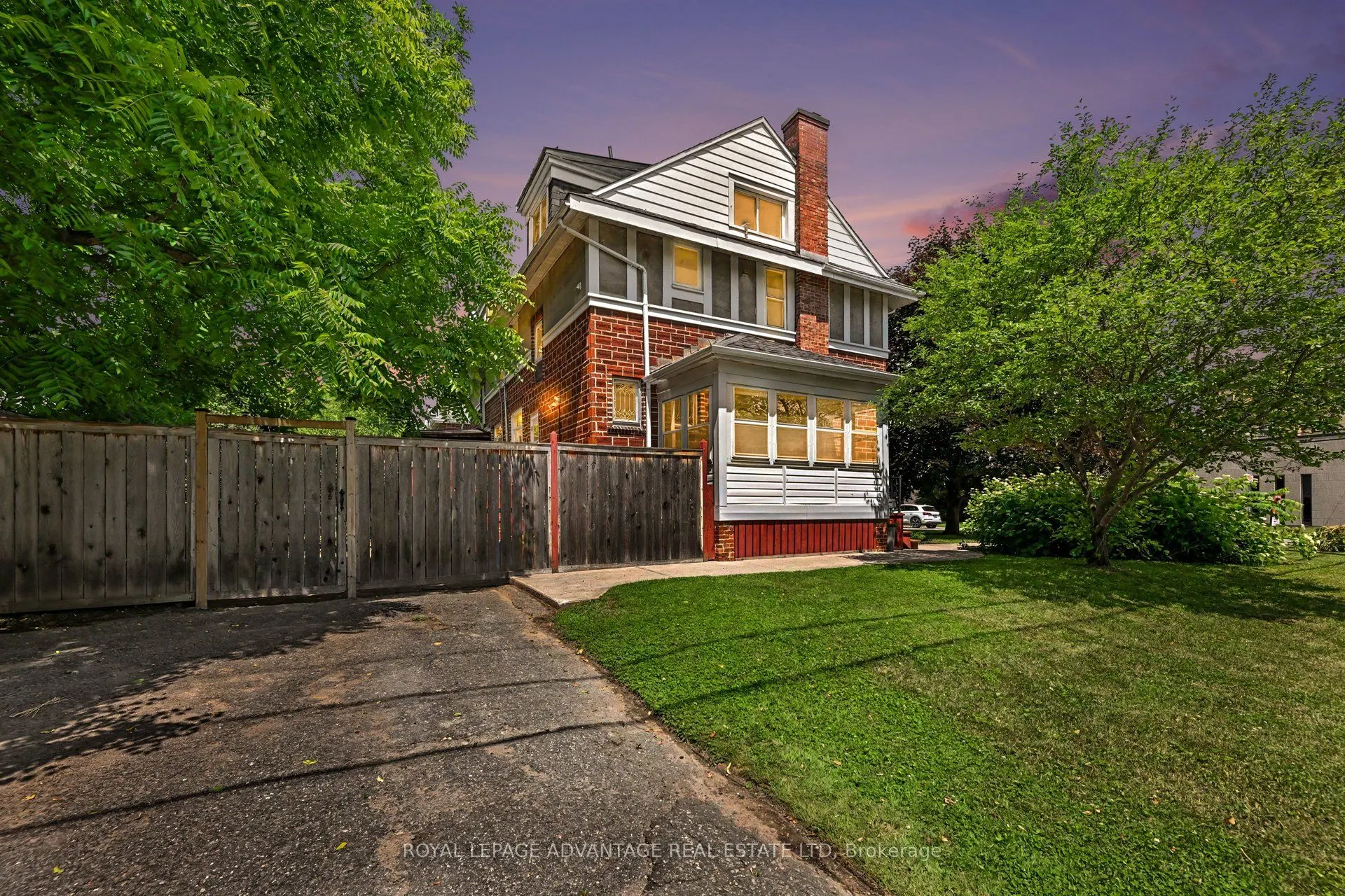 14 Beckwith Street E