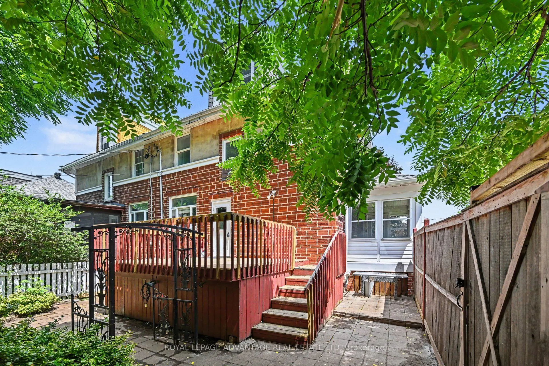 14 Beckwith Street E