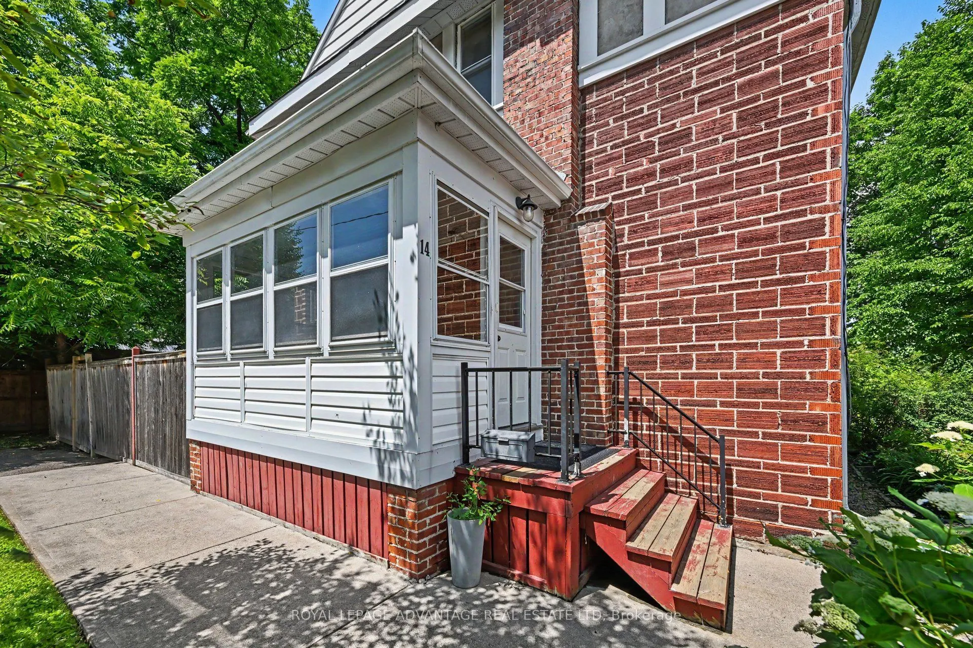 14 Beckwith Street E