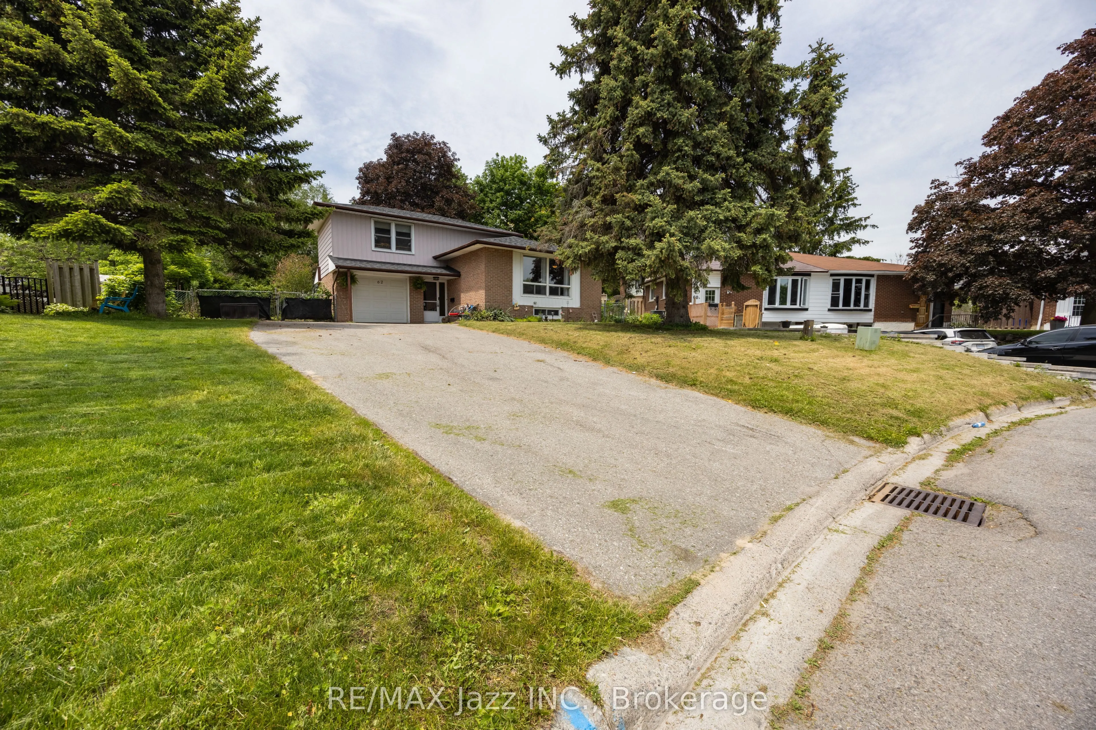 62 Crossley Drive