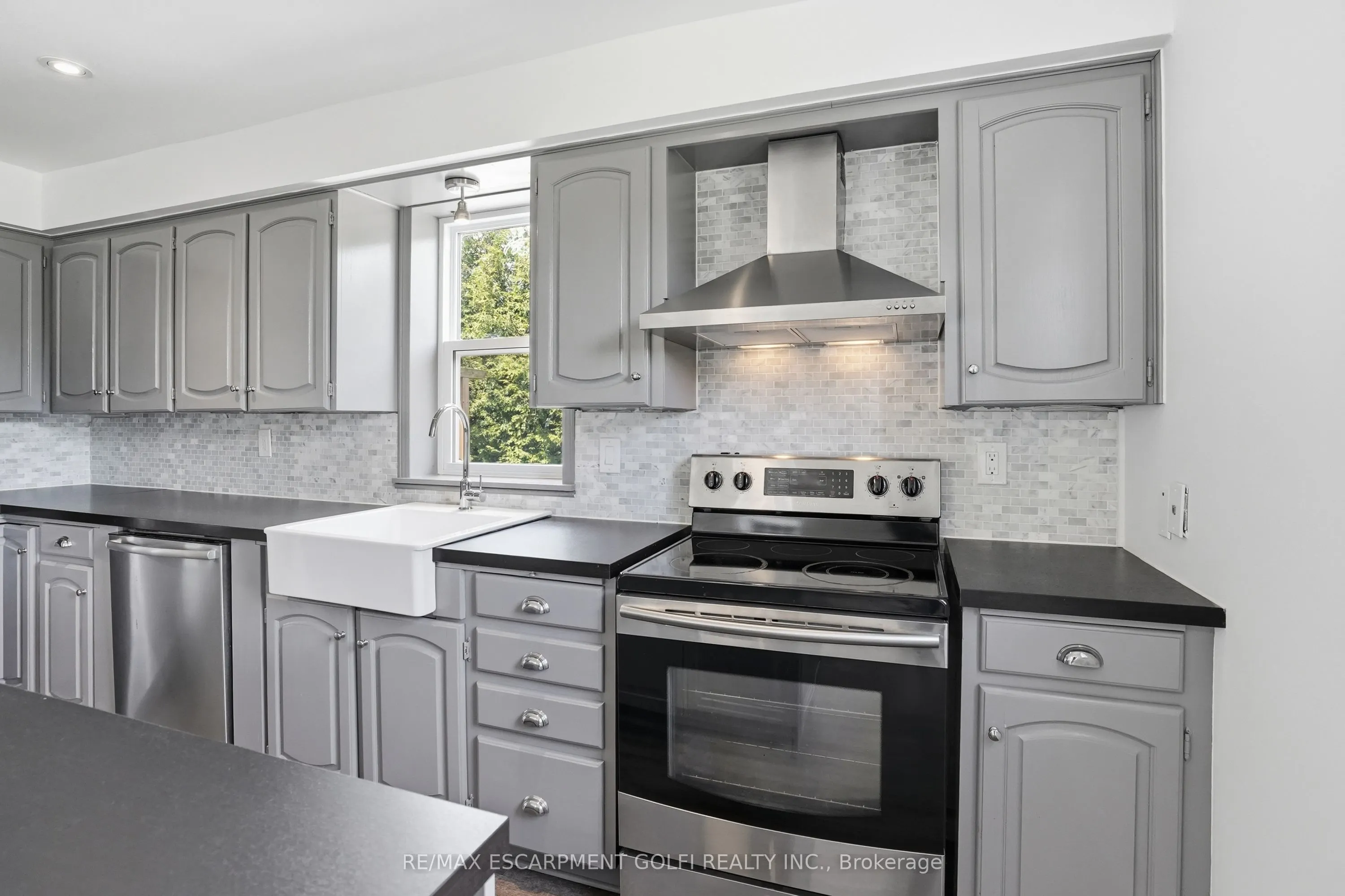 292 MAIN Street W #C