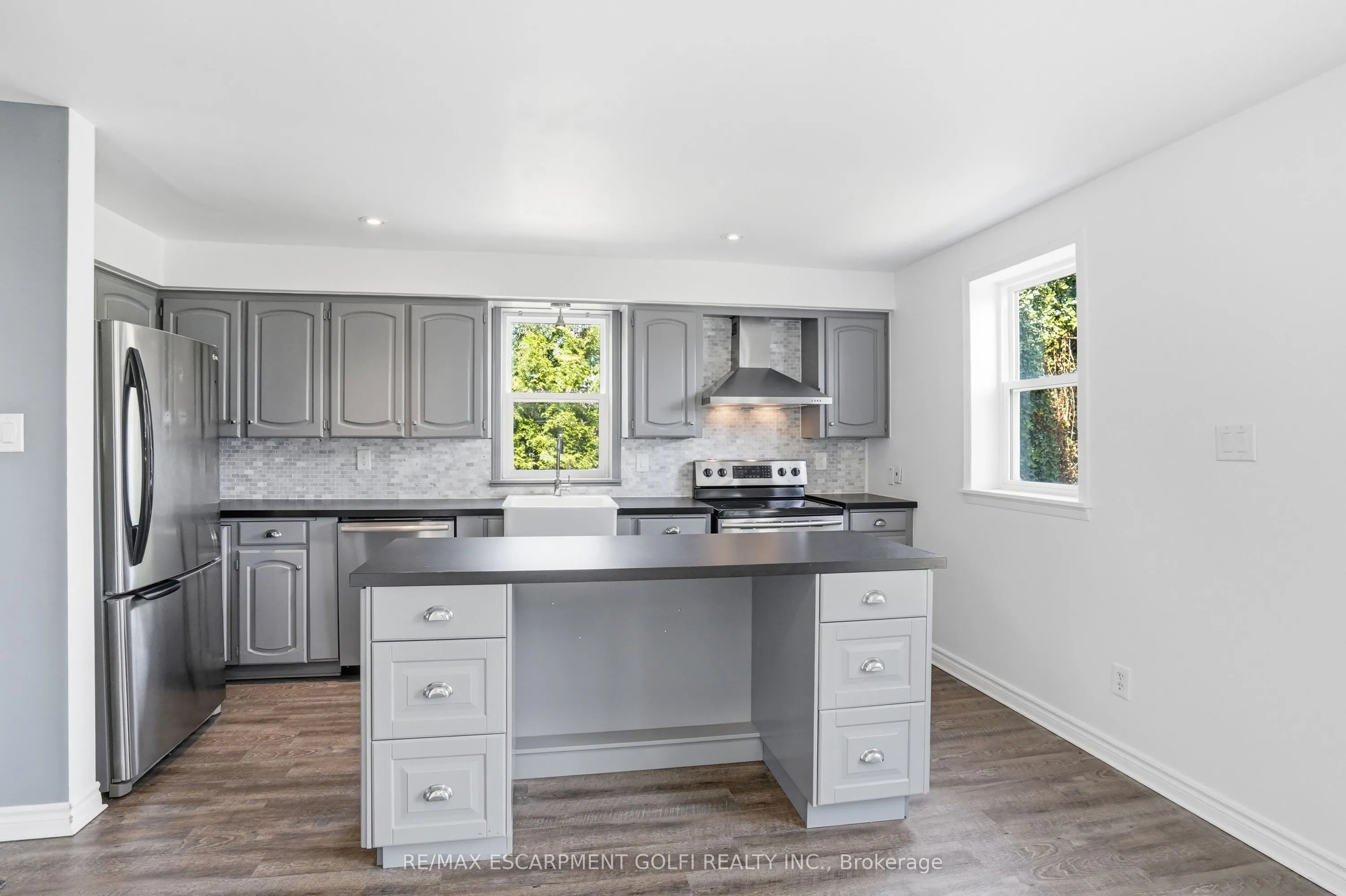 292 MAIN Street W #C