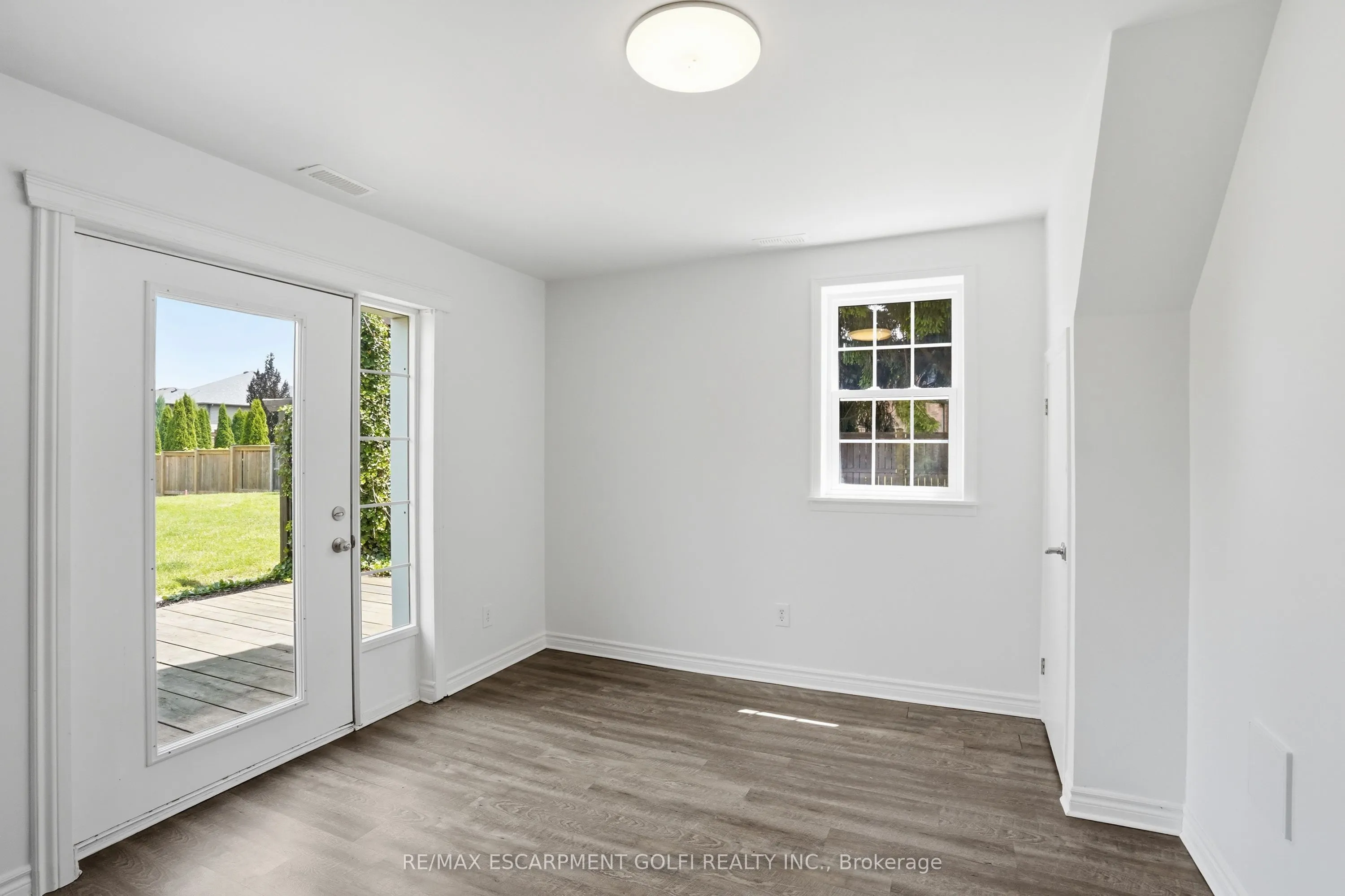 292 MAIN Street W #C