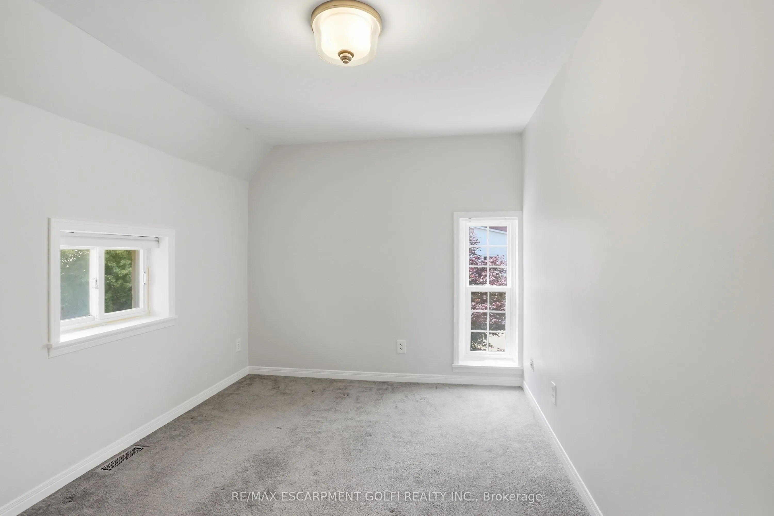 292 MAIN Street W #C