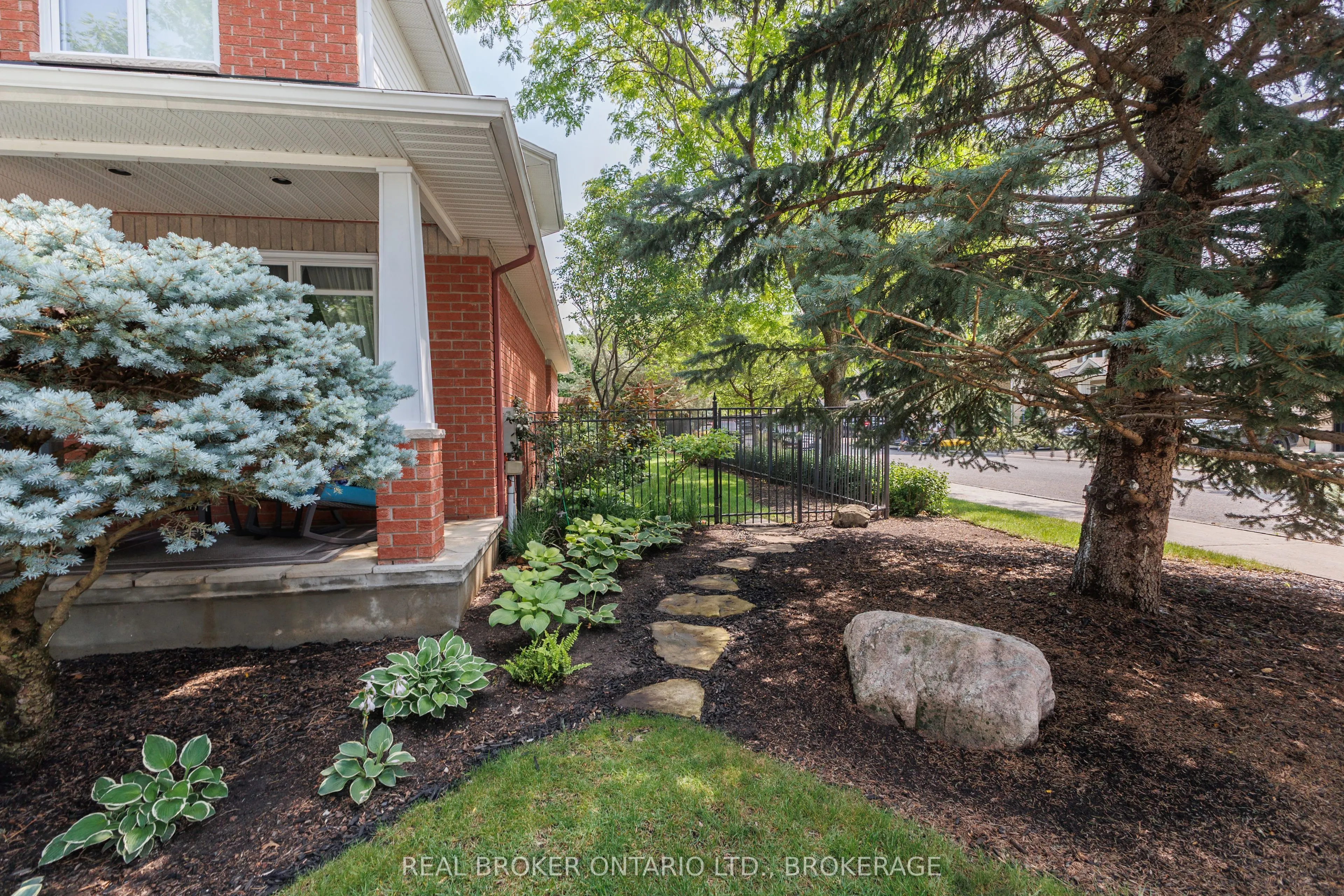 11 Redbridge Crescent