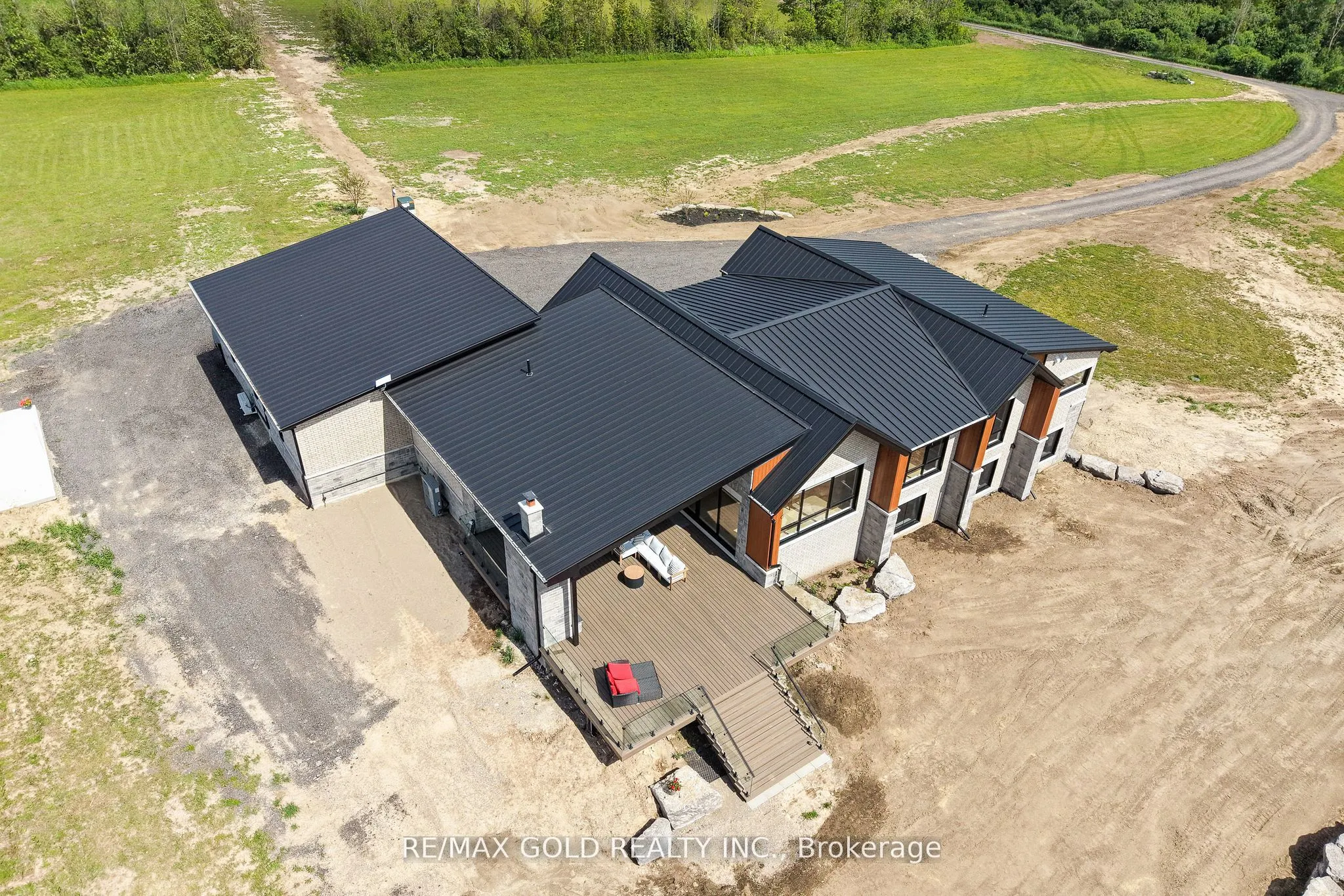 554068 Mono Amaranth Townline