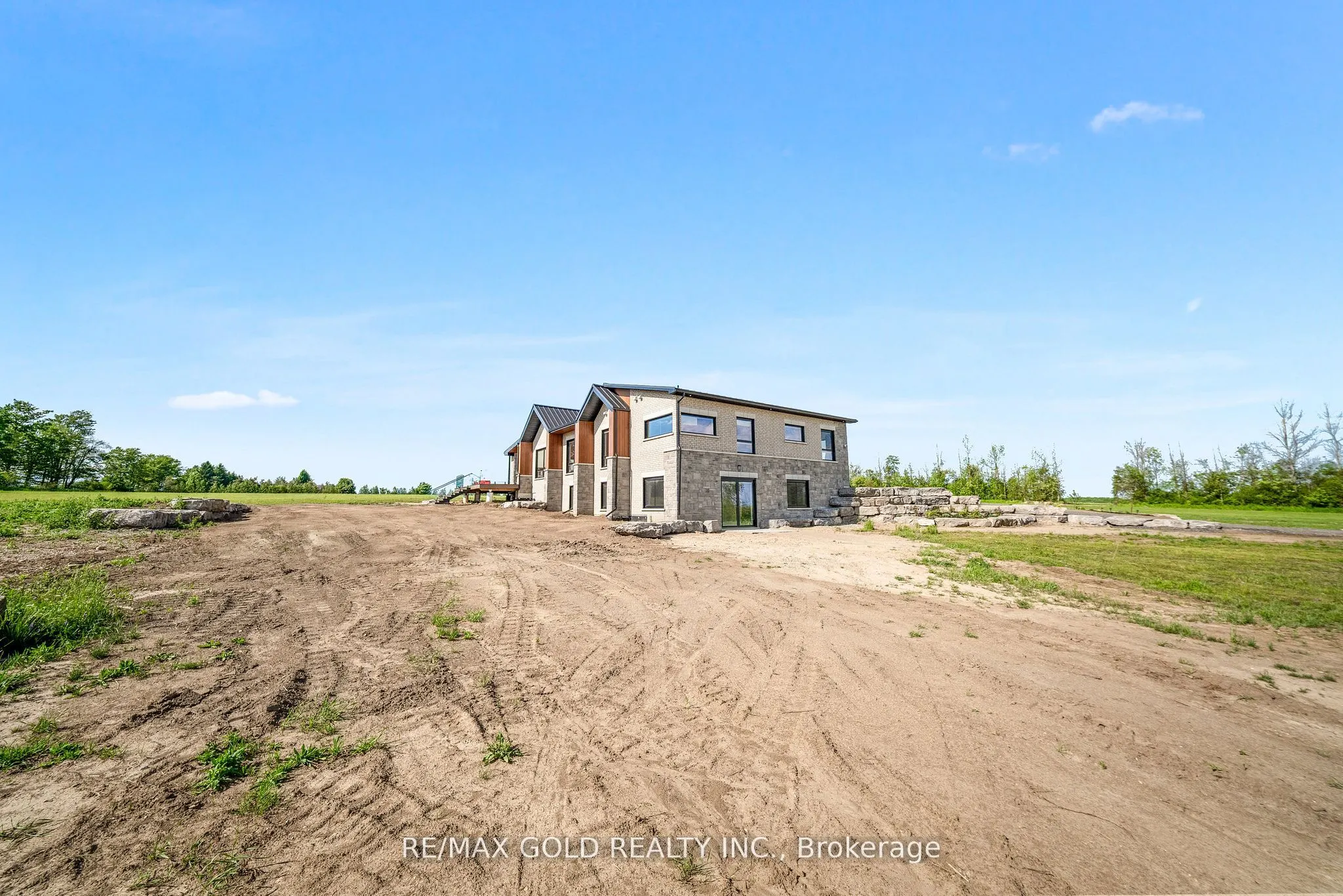 554068 Mono Amaranth Townline