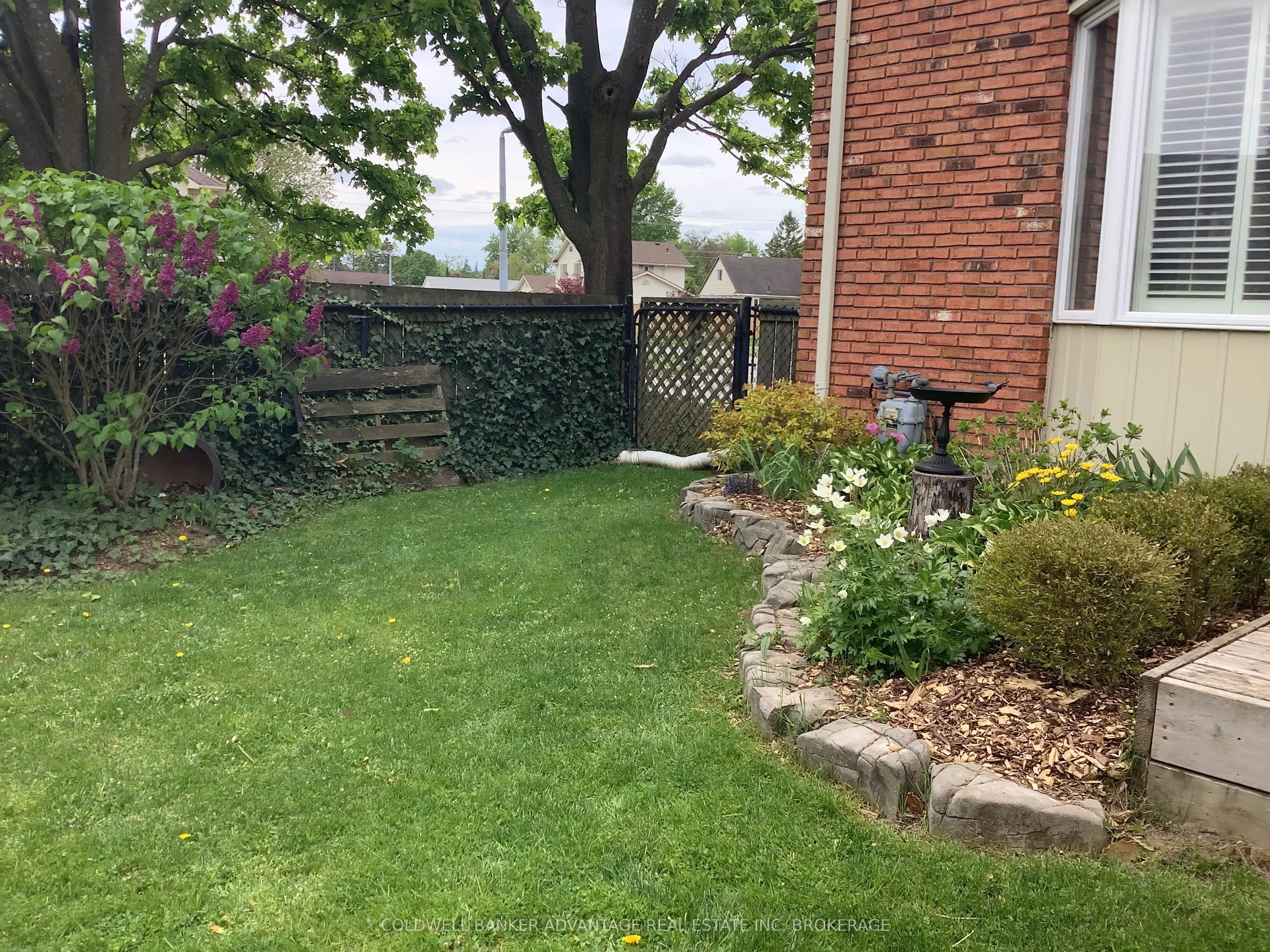 28 Dixon Crescent