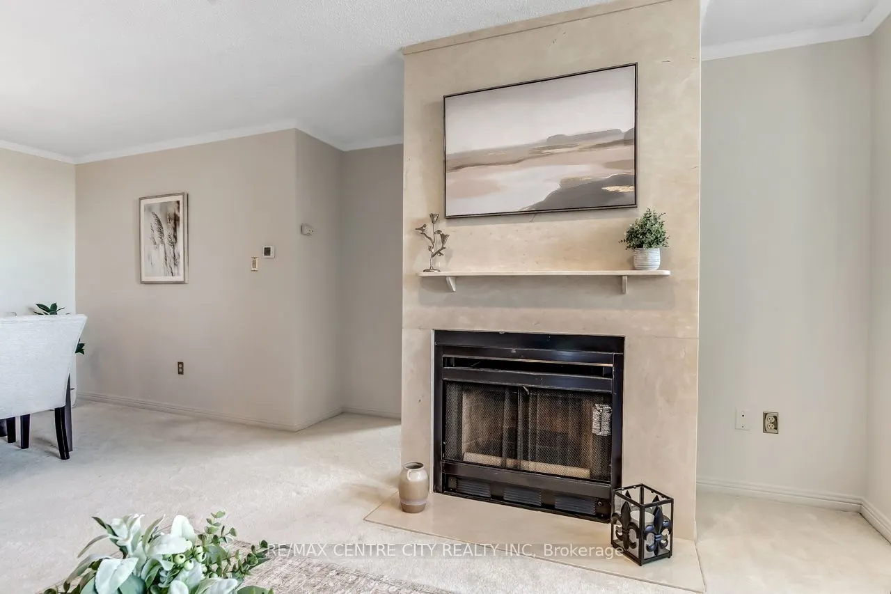 549 Ridout Street N #903