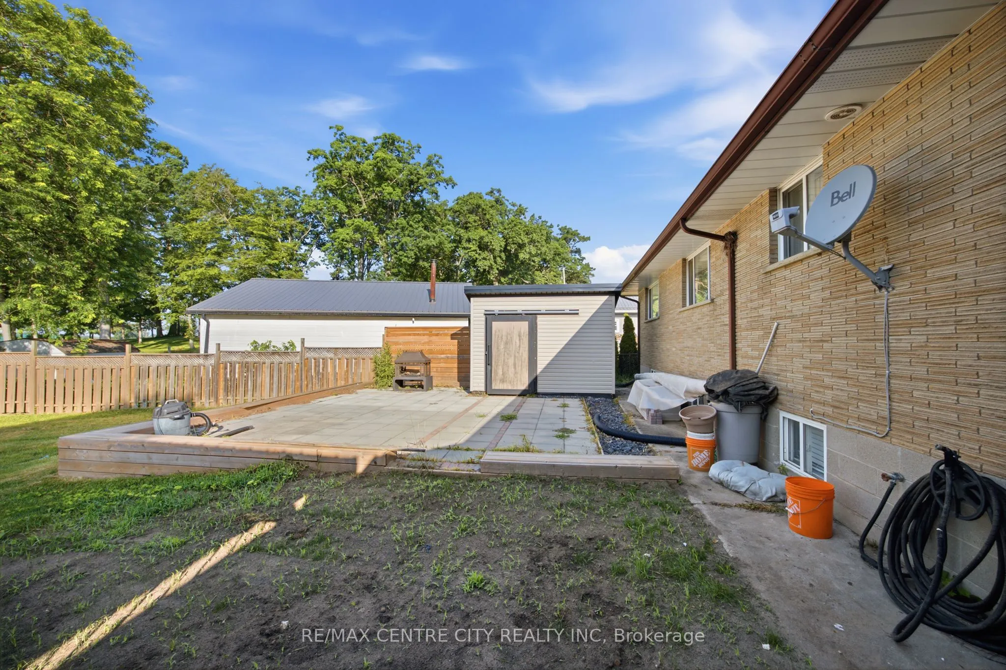 303 Simcoe Street